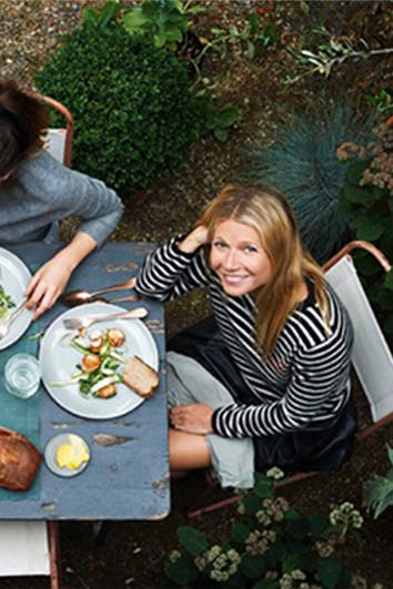 Gwyneth Paltrow enjoying a picnic with friends
