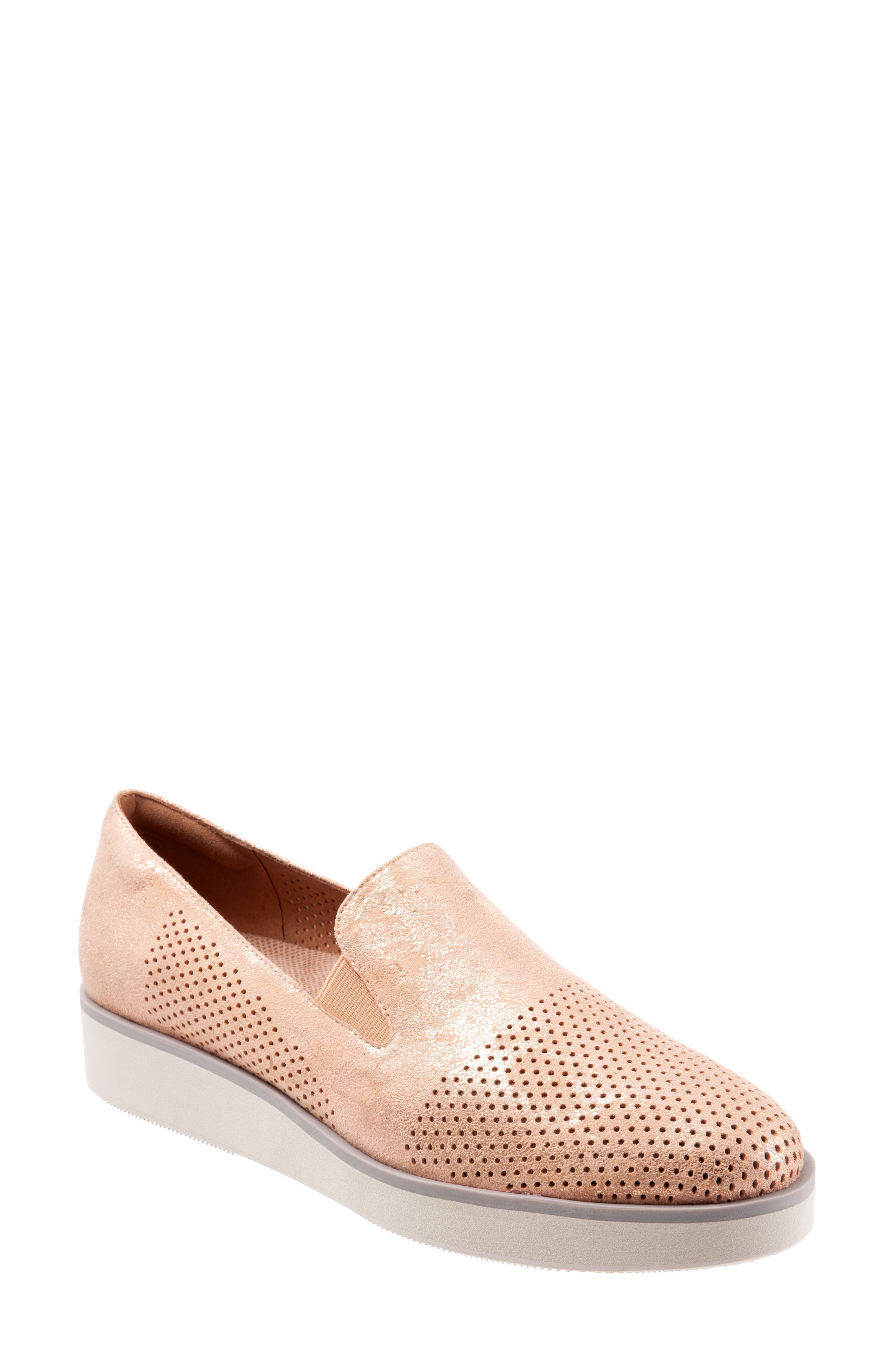 light pink flat shoes