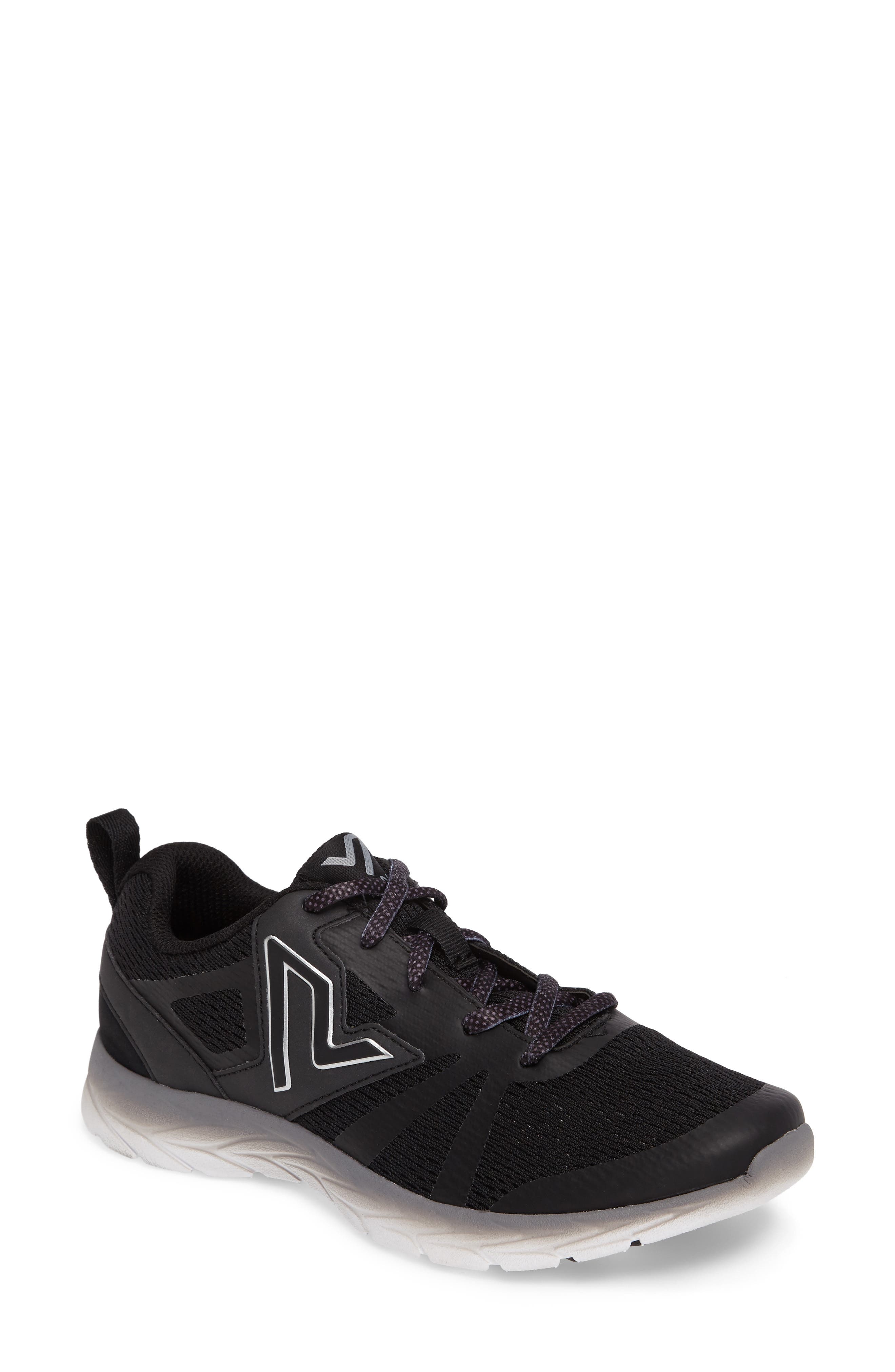 vionic black tennis shoes