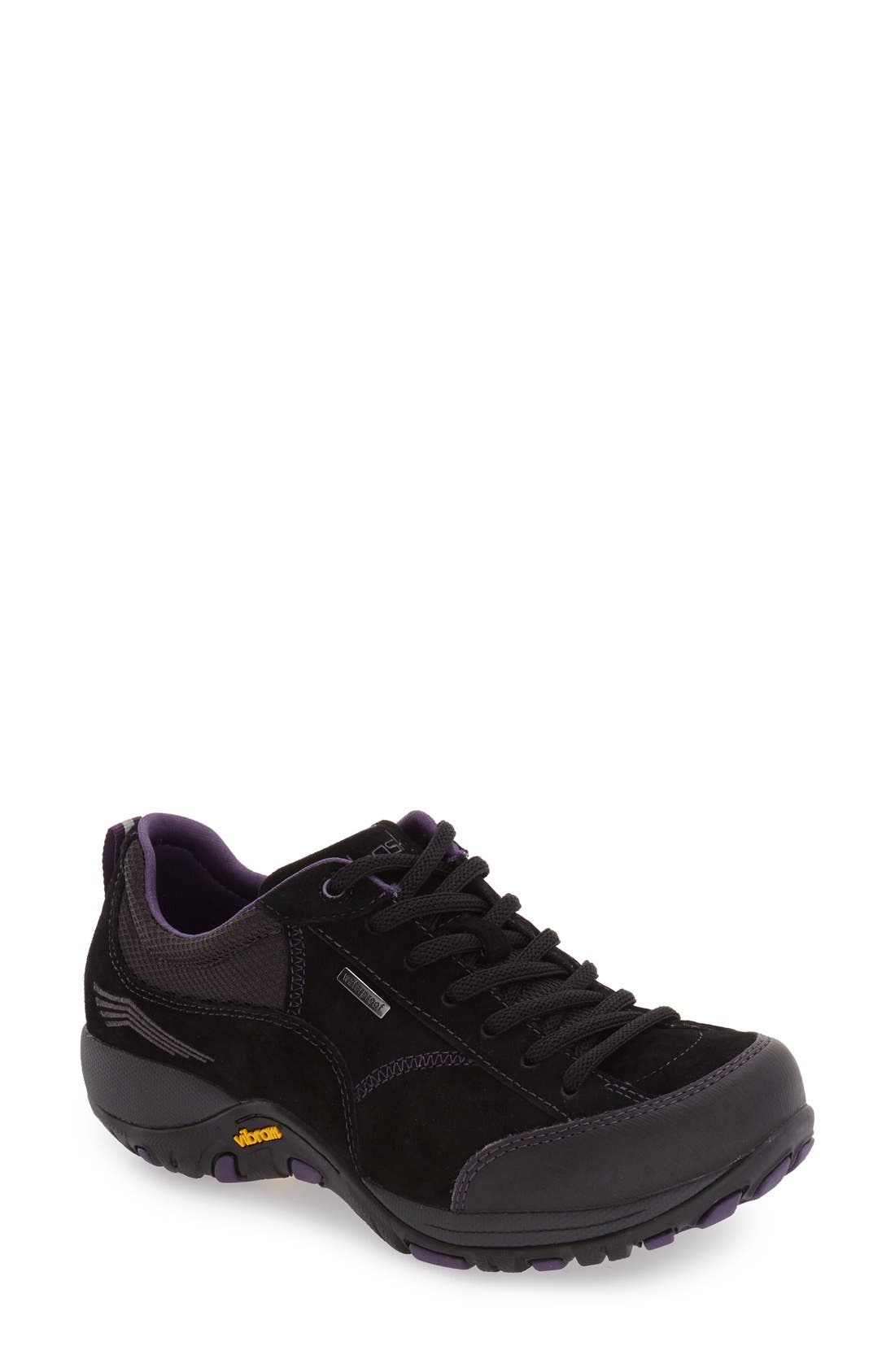 dansko black tennis shoes