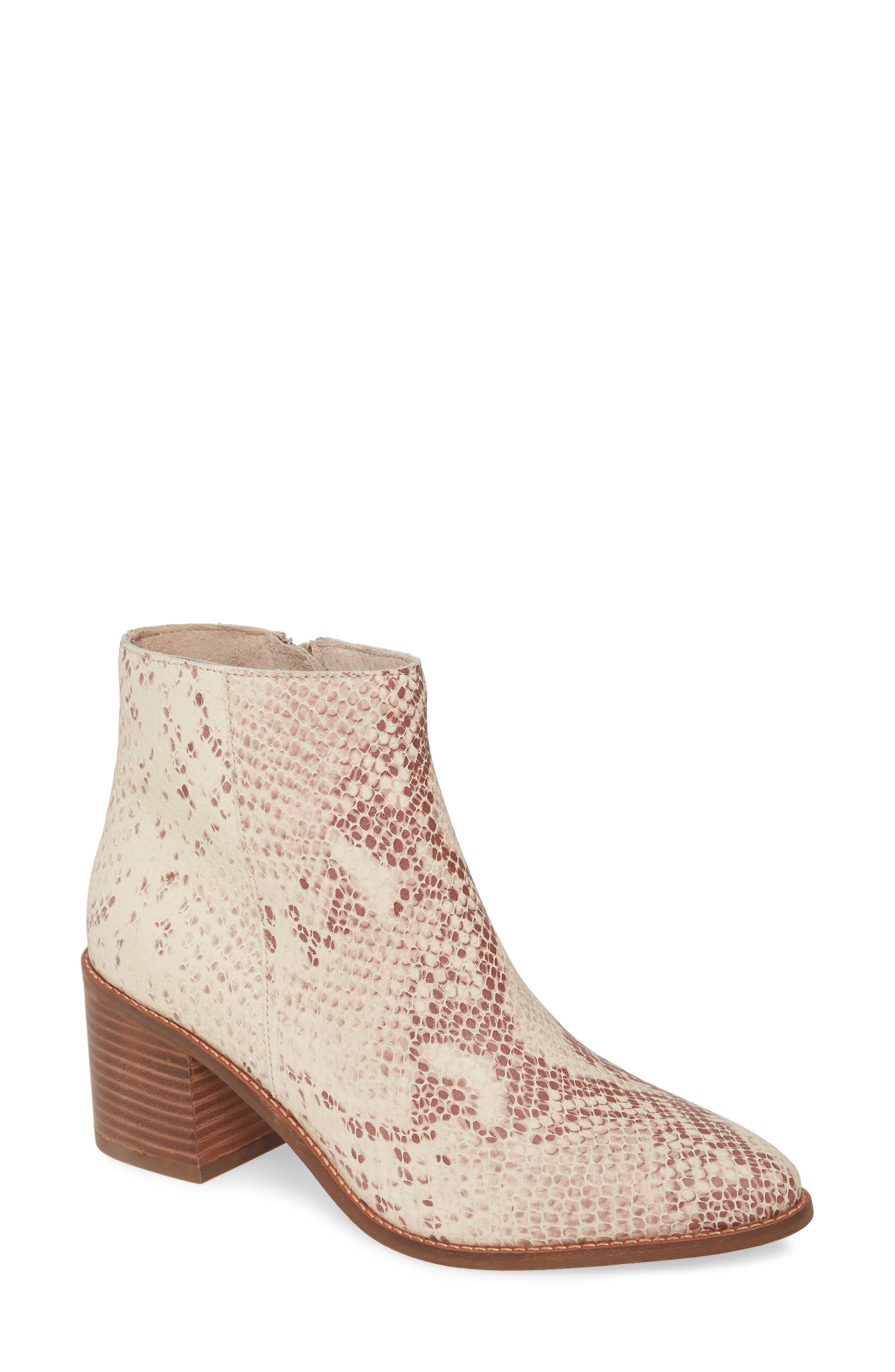 liendo by seychelles heeled ankle booties