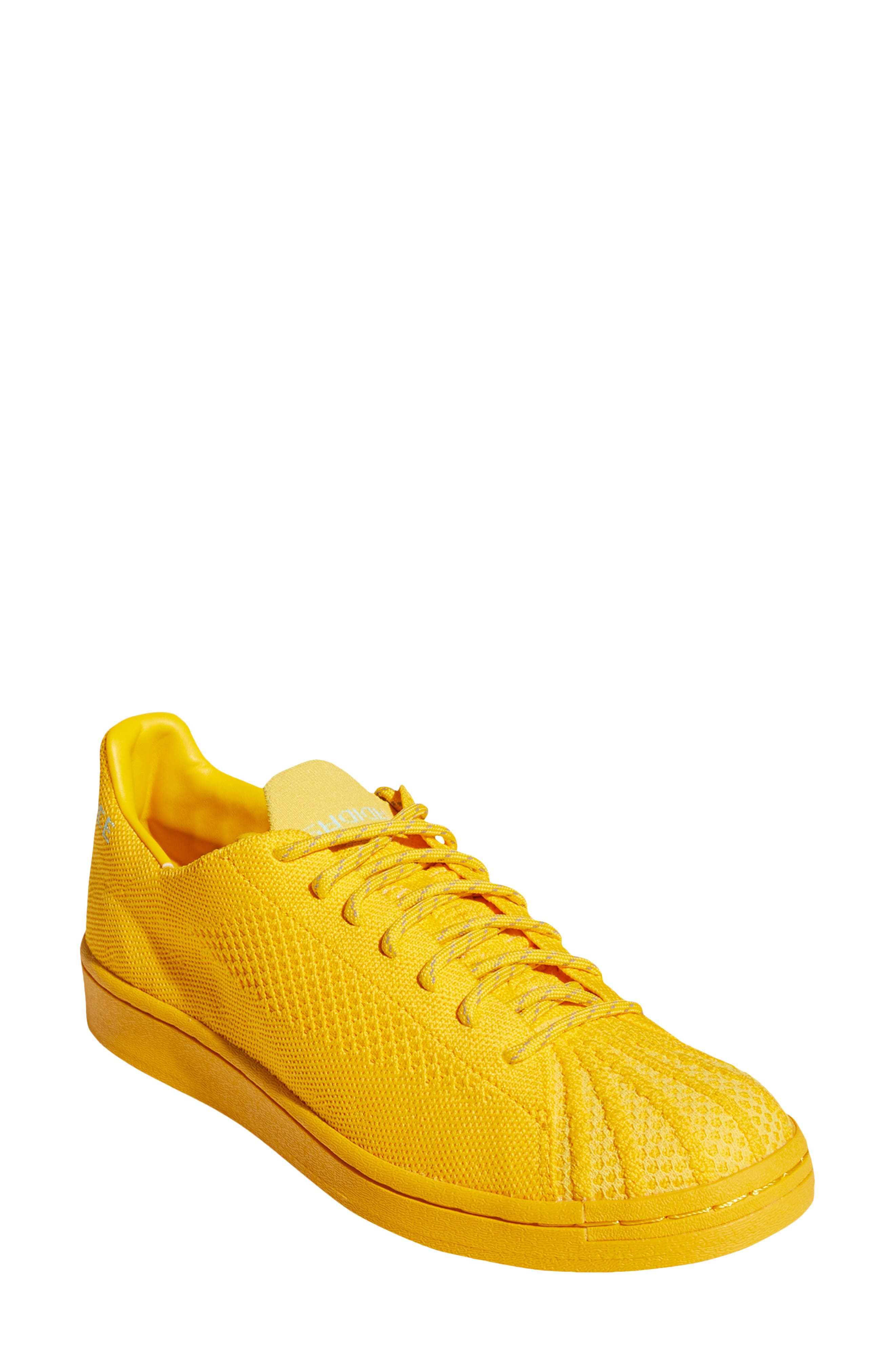 mens yellow athletic shoes