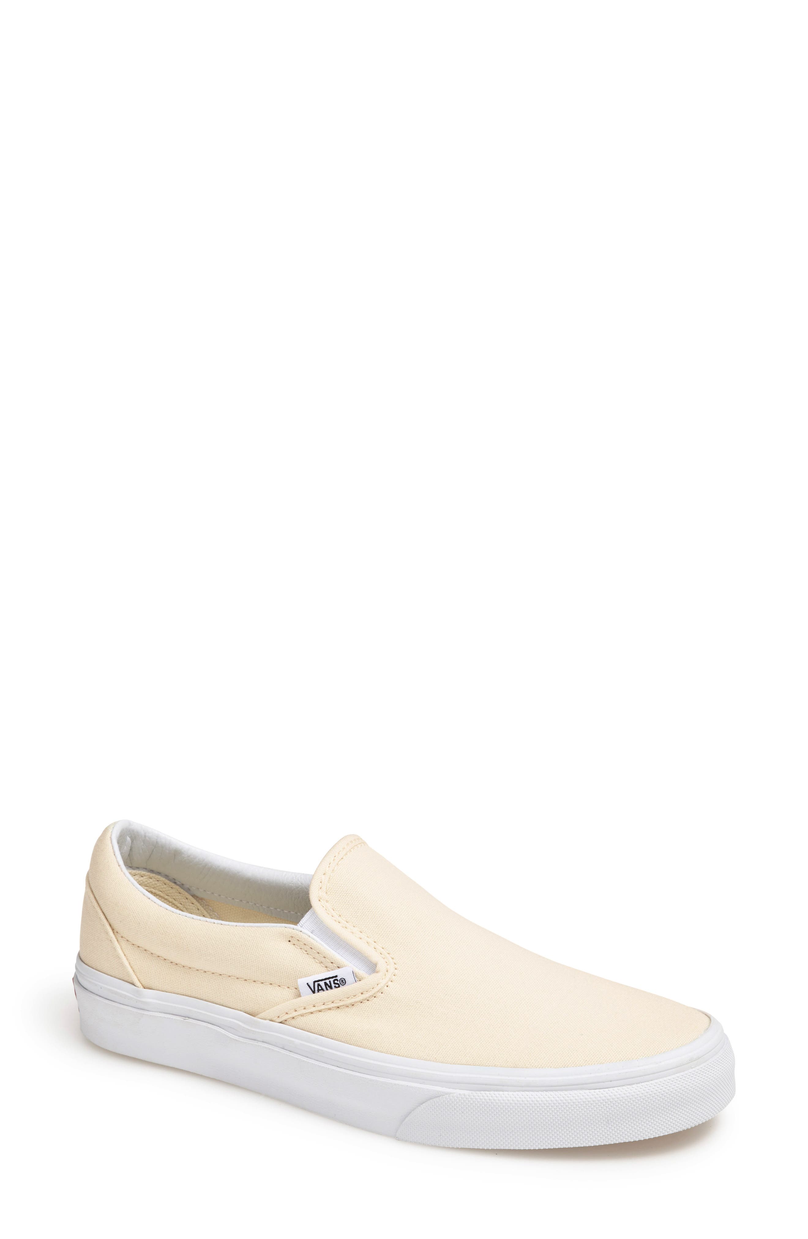 white vans boat shoes