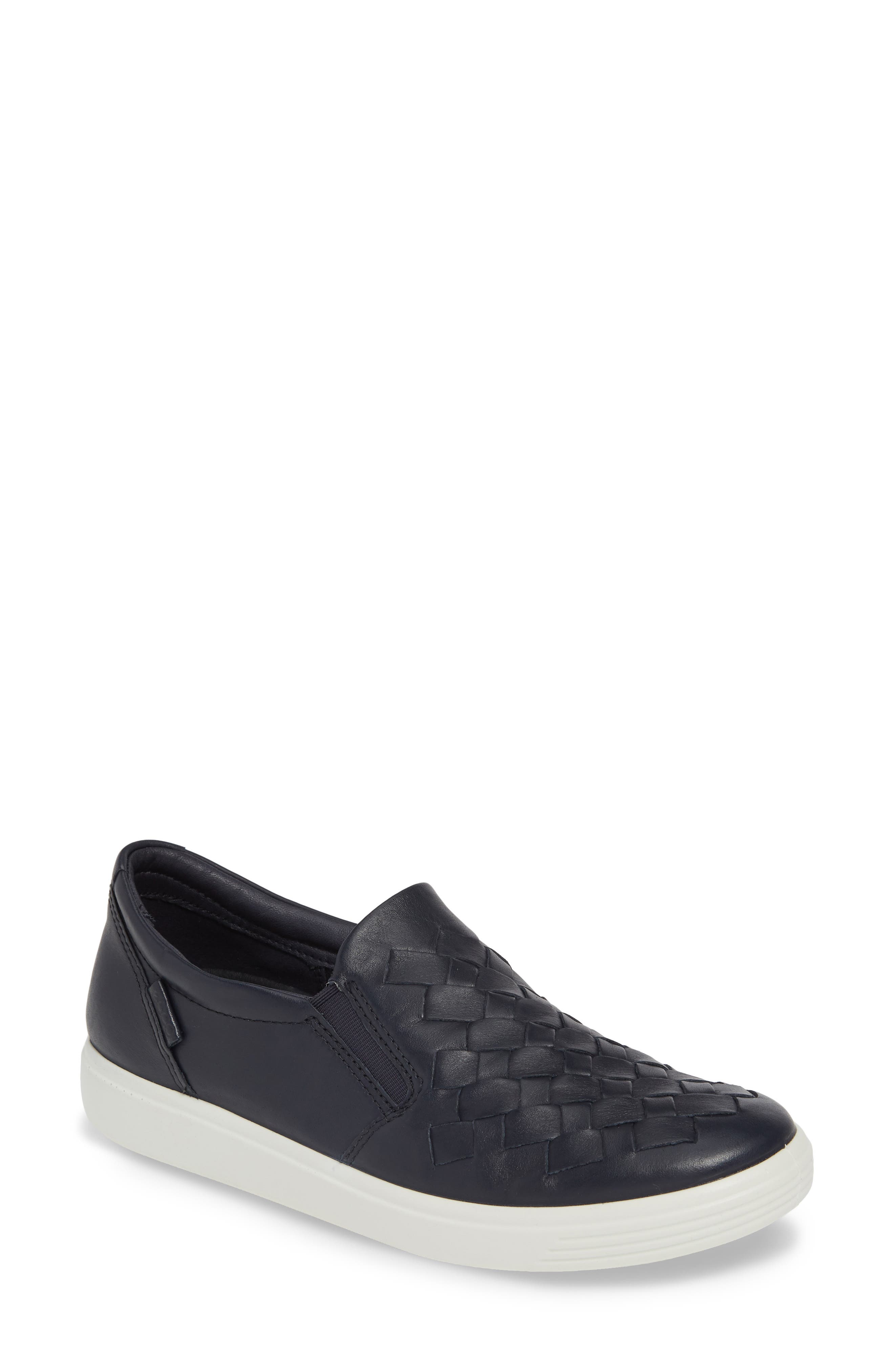 ecco soft 7 woven sneaker