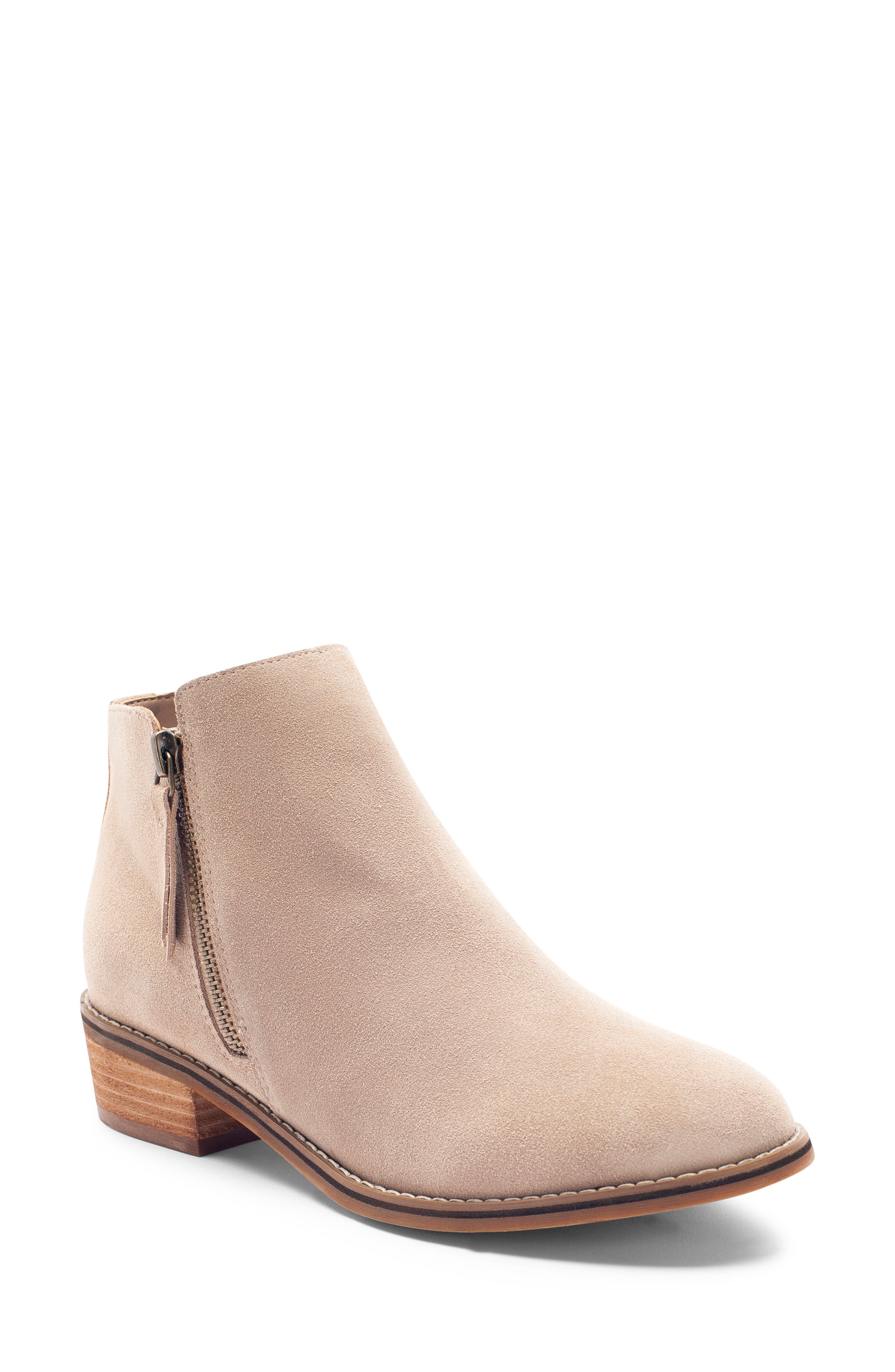 Blondo Linda Waterproof Bootie- Brown