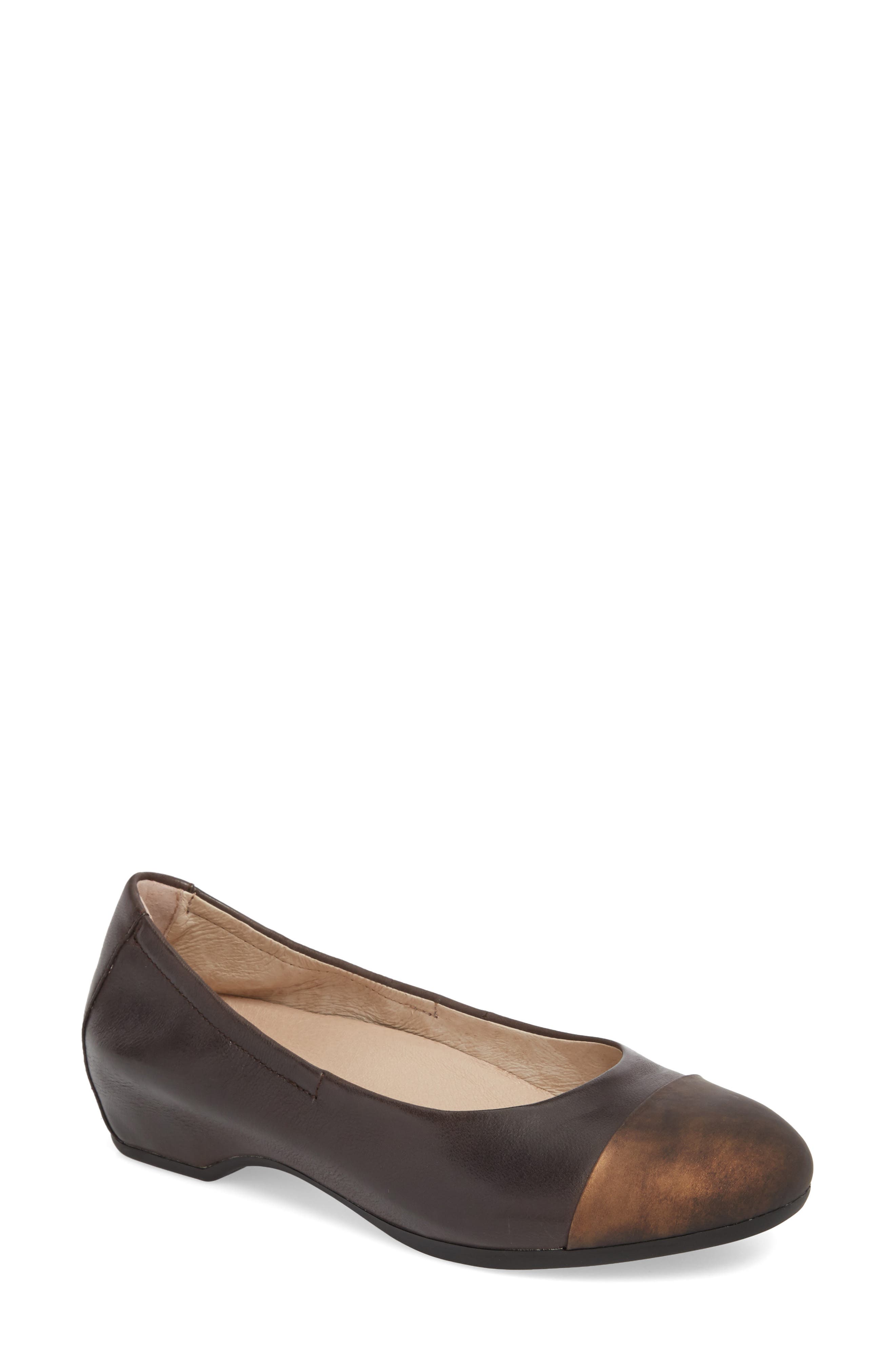 Dansko Lisanne Flat-6- Brown