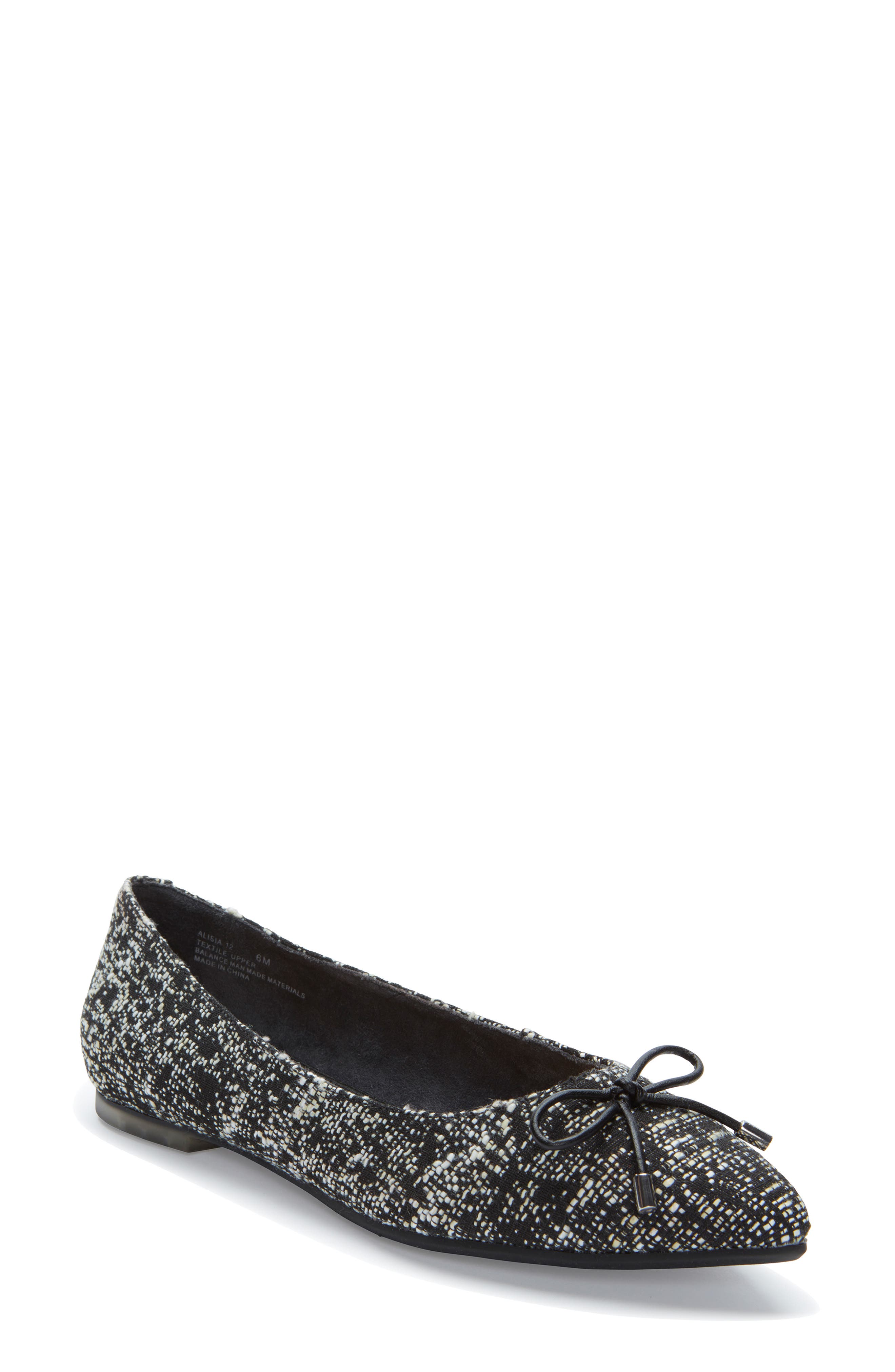 Me Too Alisia Pointy Toe Flat- Black