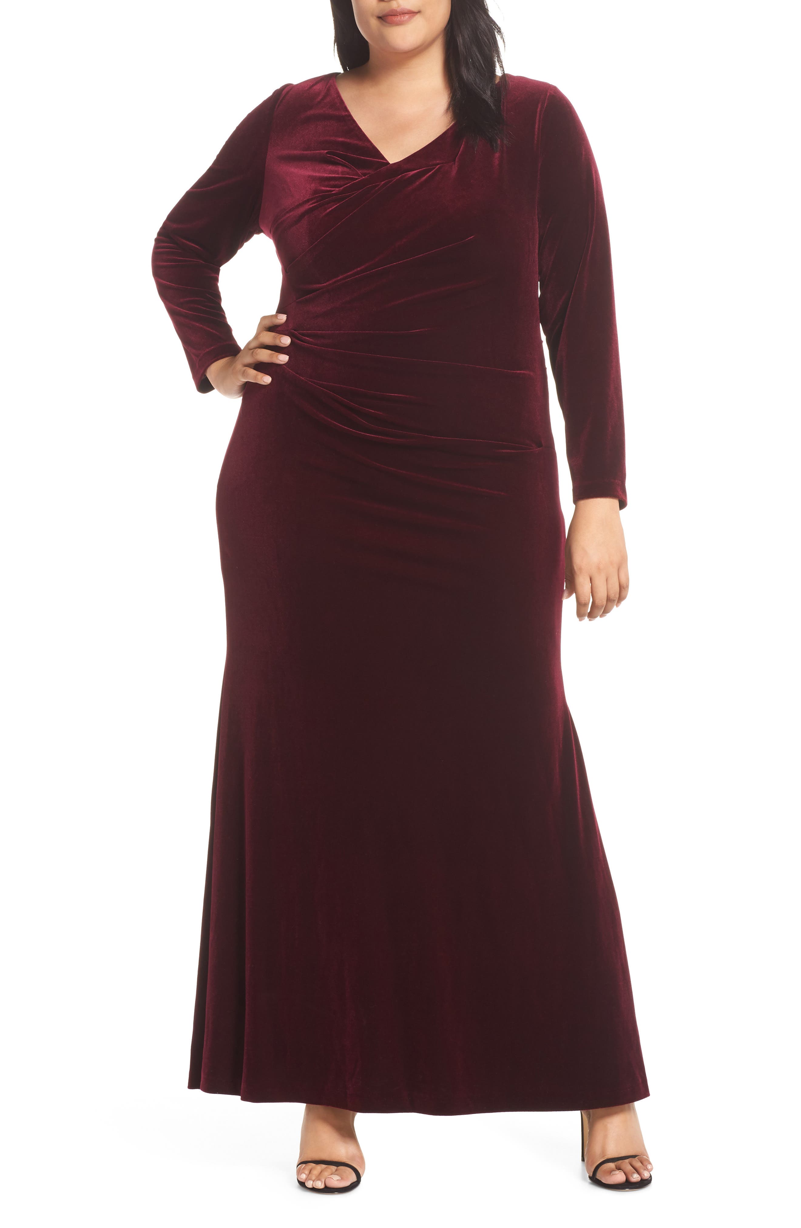 Plus Size Vince Camuto Side Ruched Gown, Burgundy