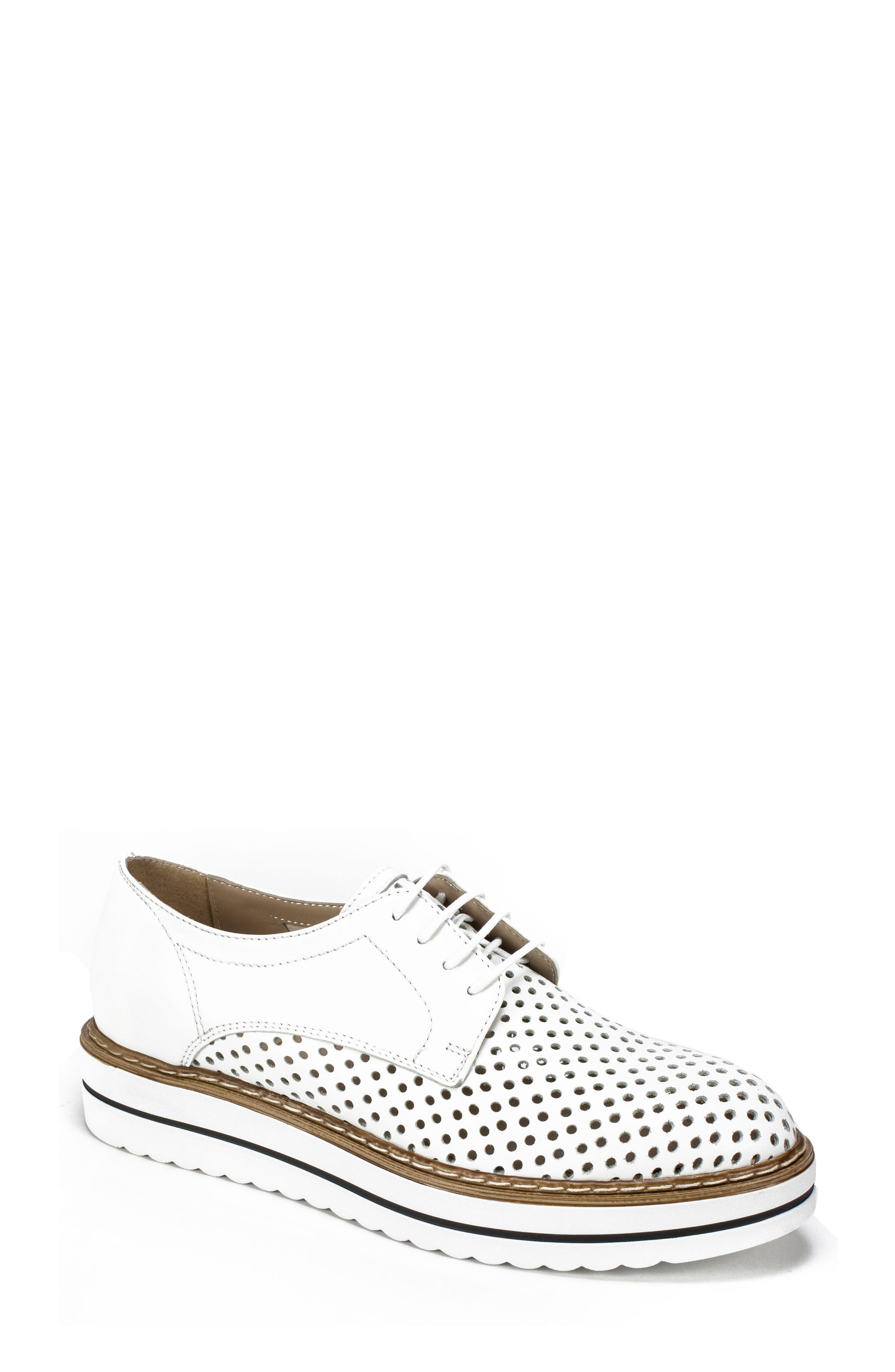 Summit By White Mountain Bria Derby White