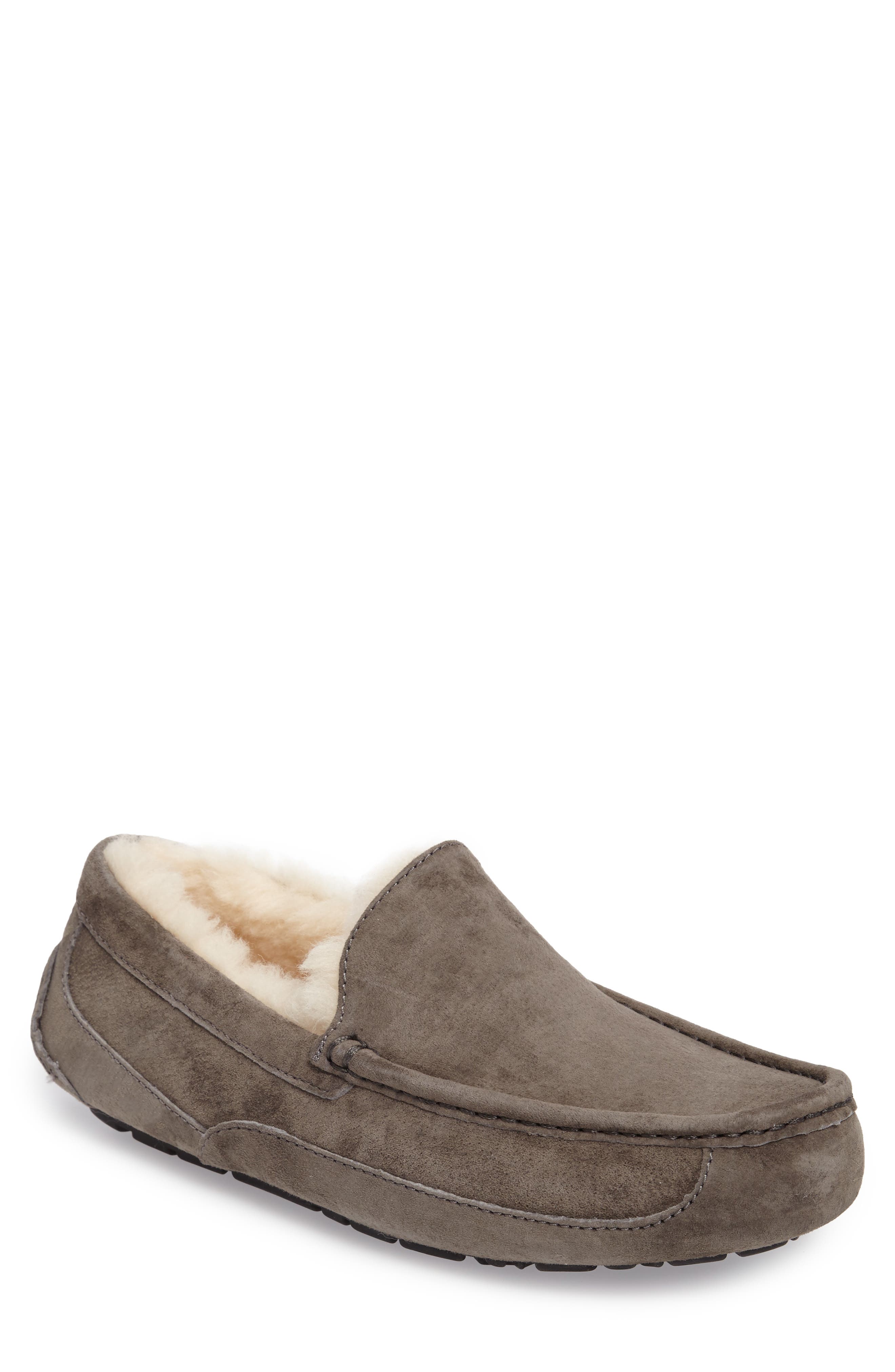 Ugg Ascot Suede Slipper, 8- Black