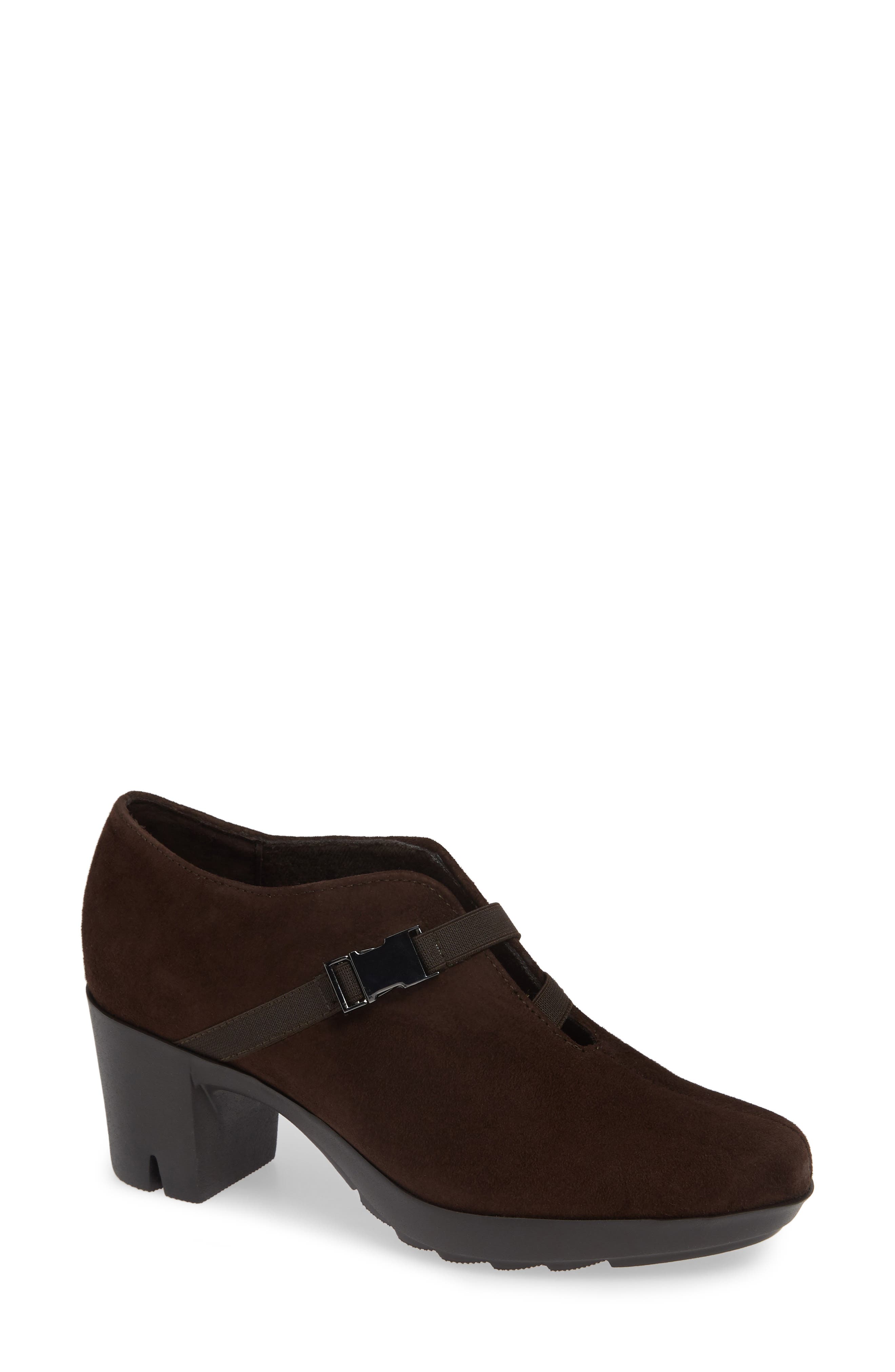Munro Linn Block Heel Bootie- Brown