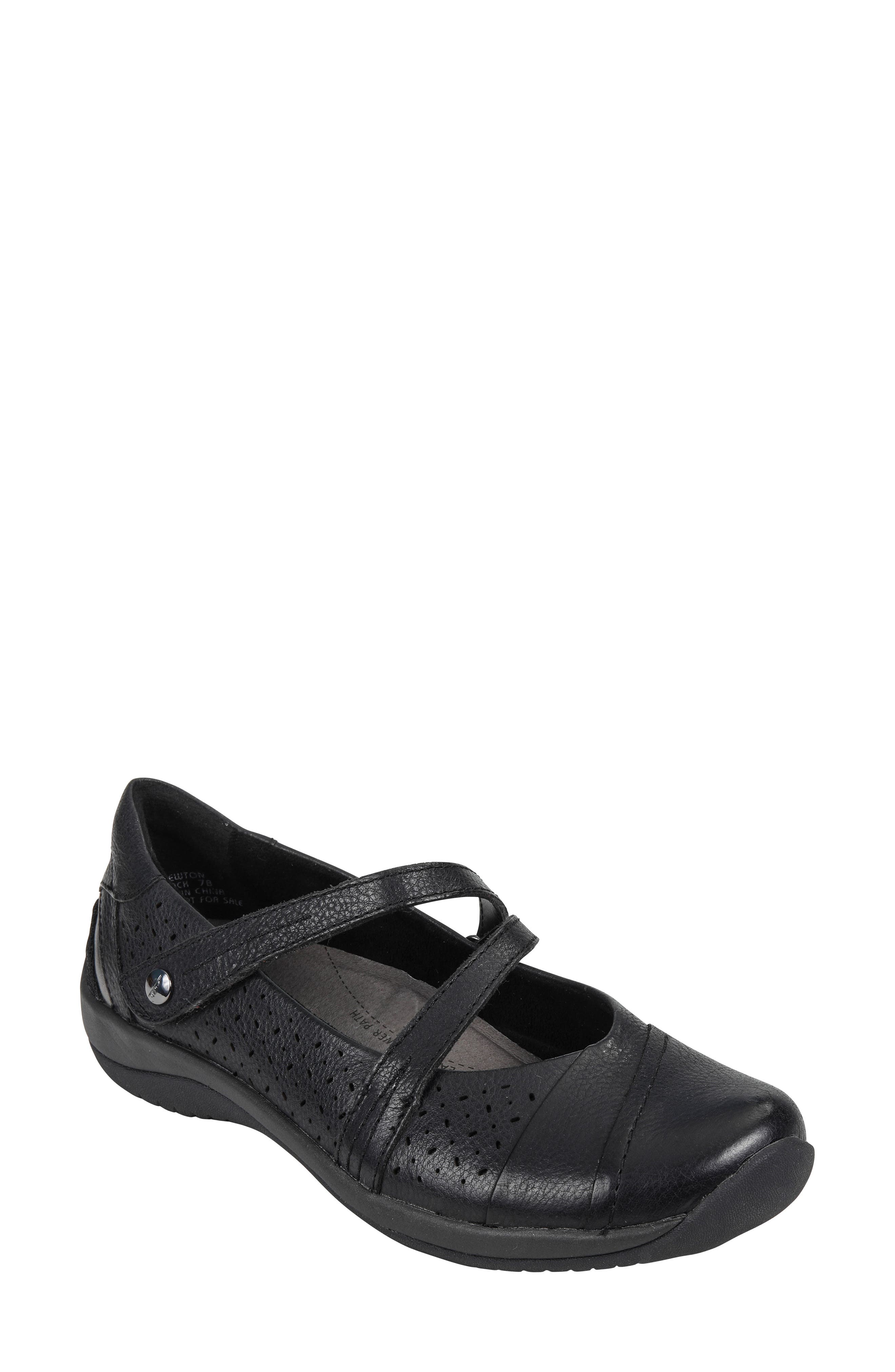 Earth Newton Mary Jane Flat, Black