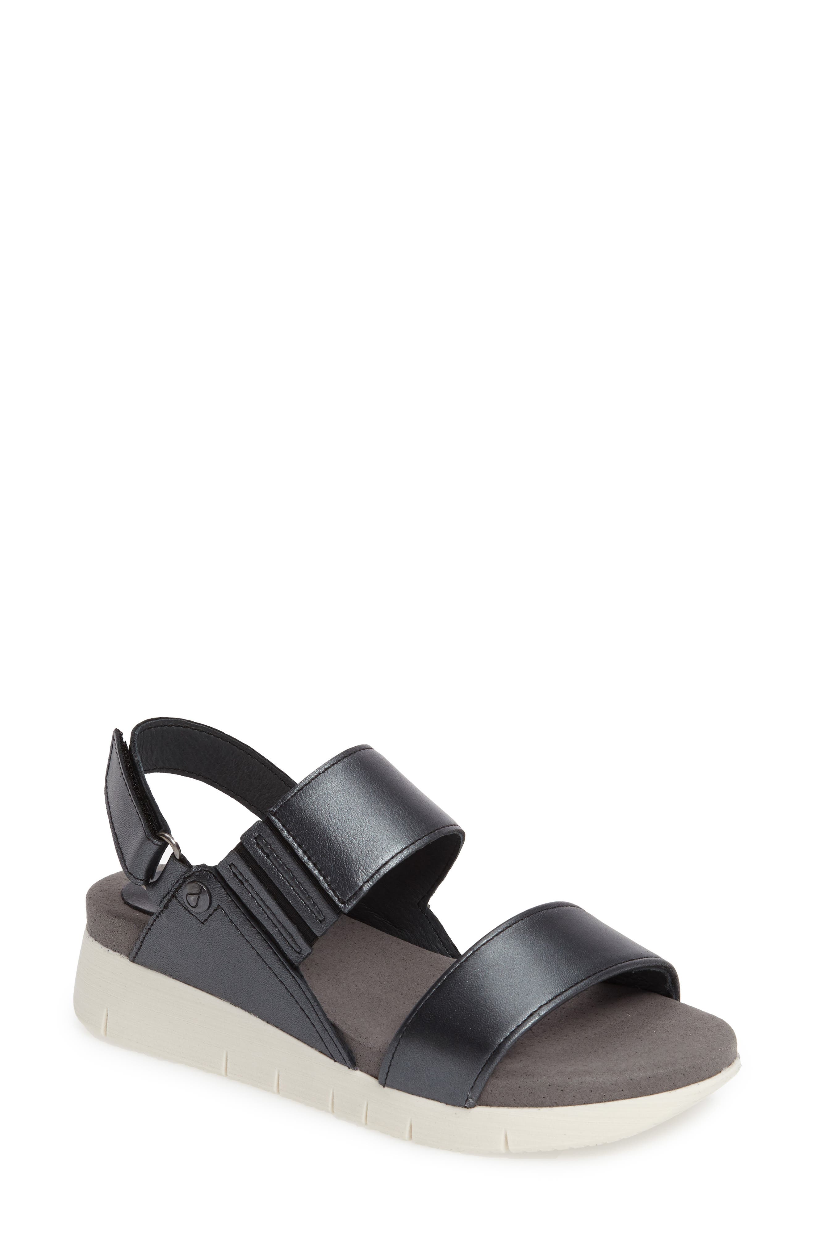 Bos. & Co. Payge Wedge Sandal