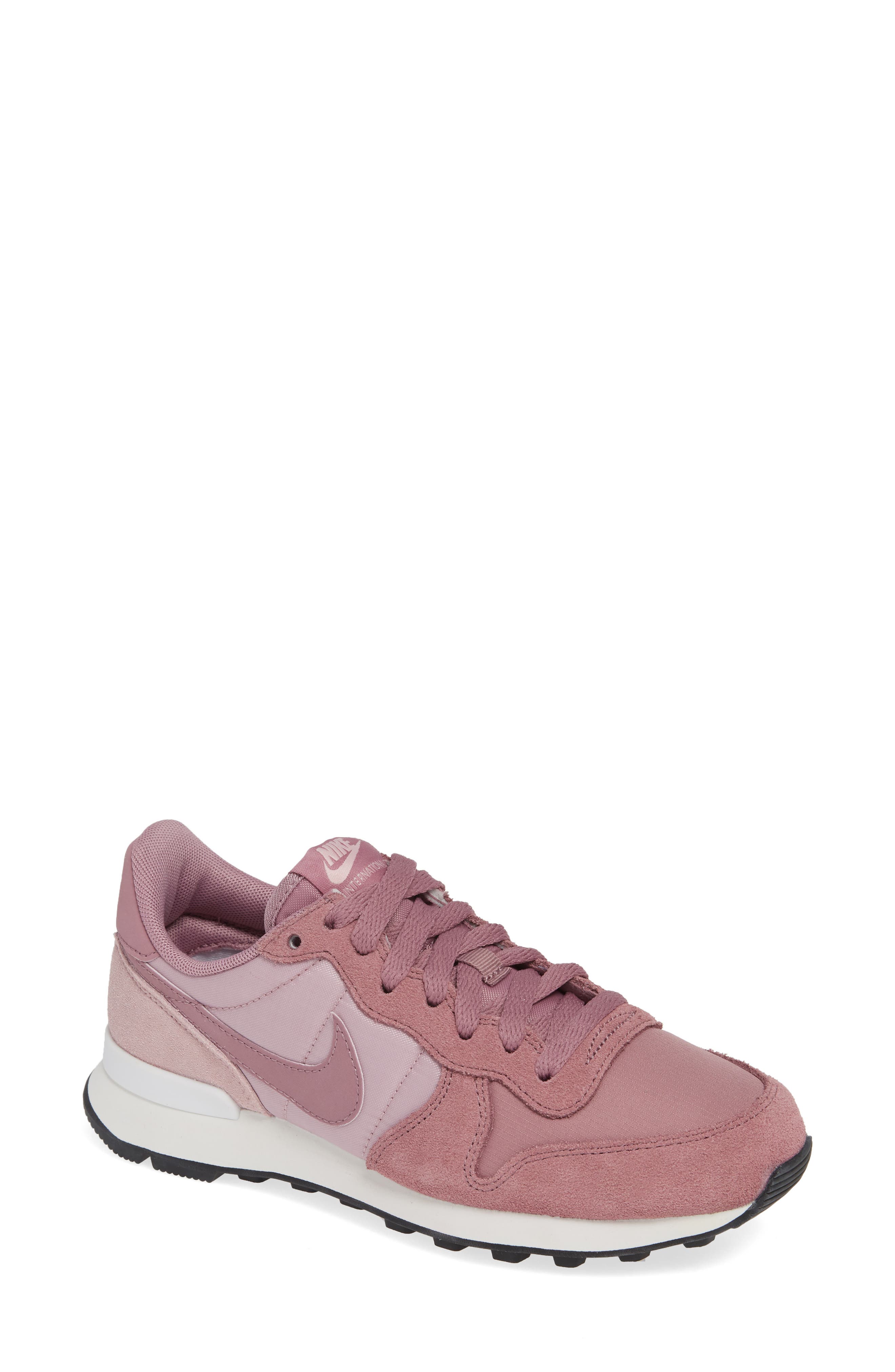 buy nike womens shoes online