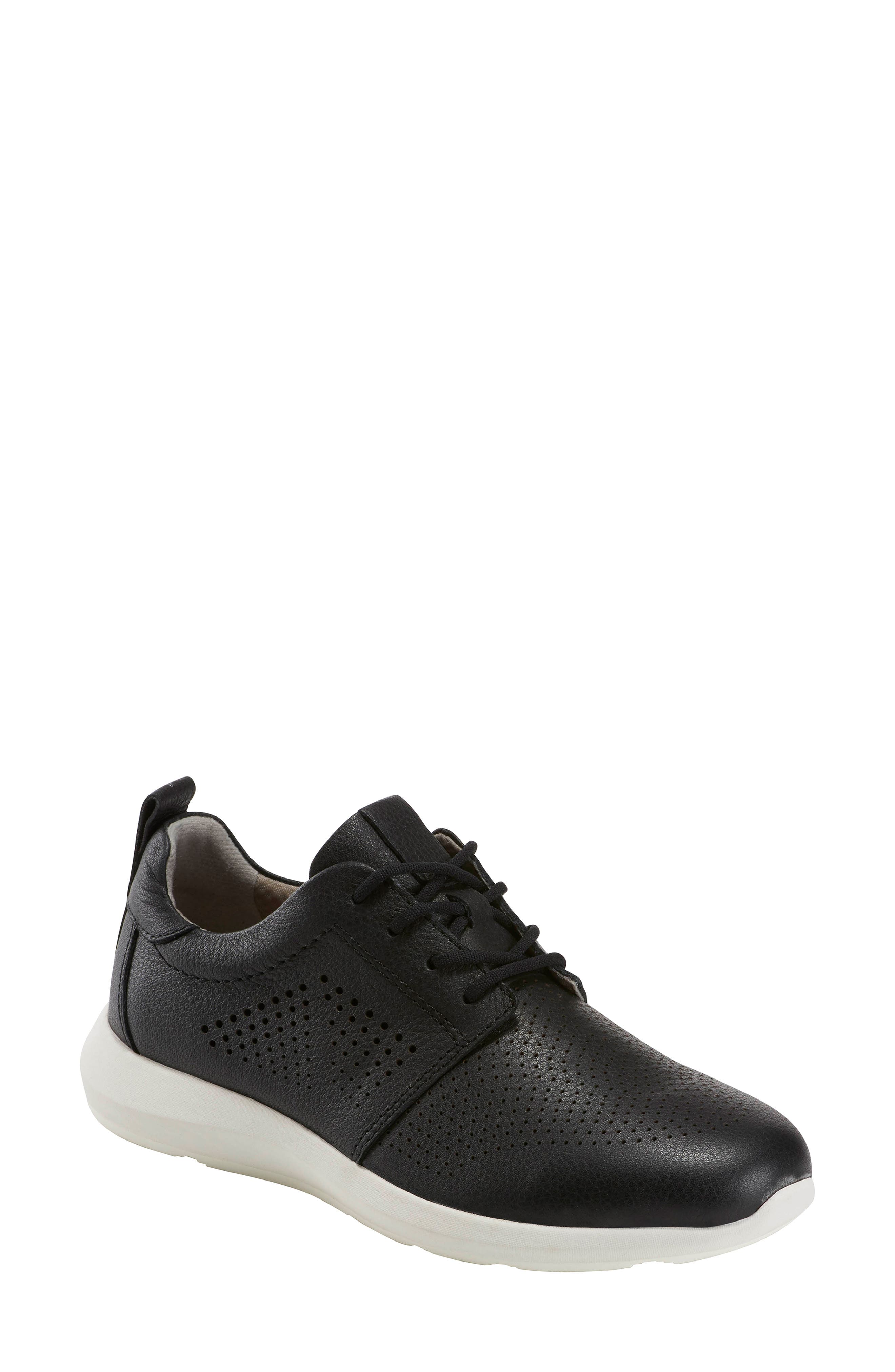 Earth Flux Sneaker, Black
