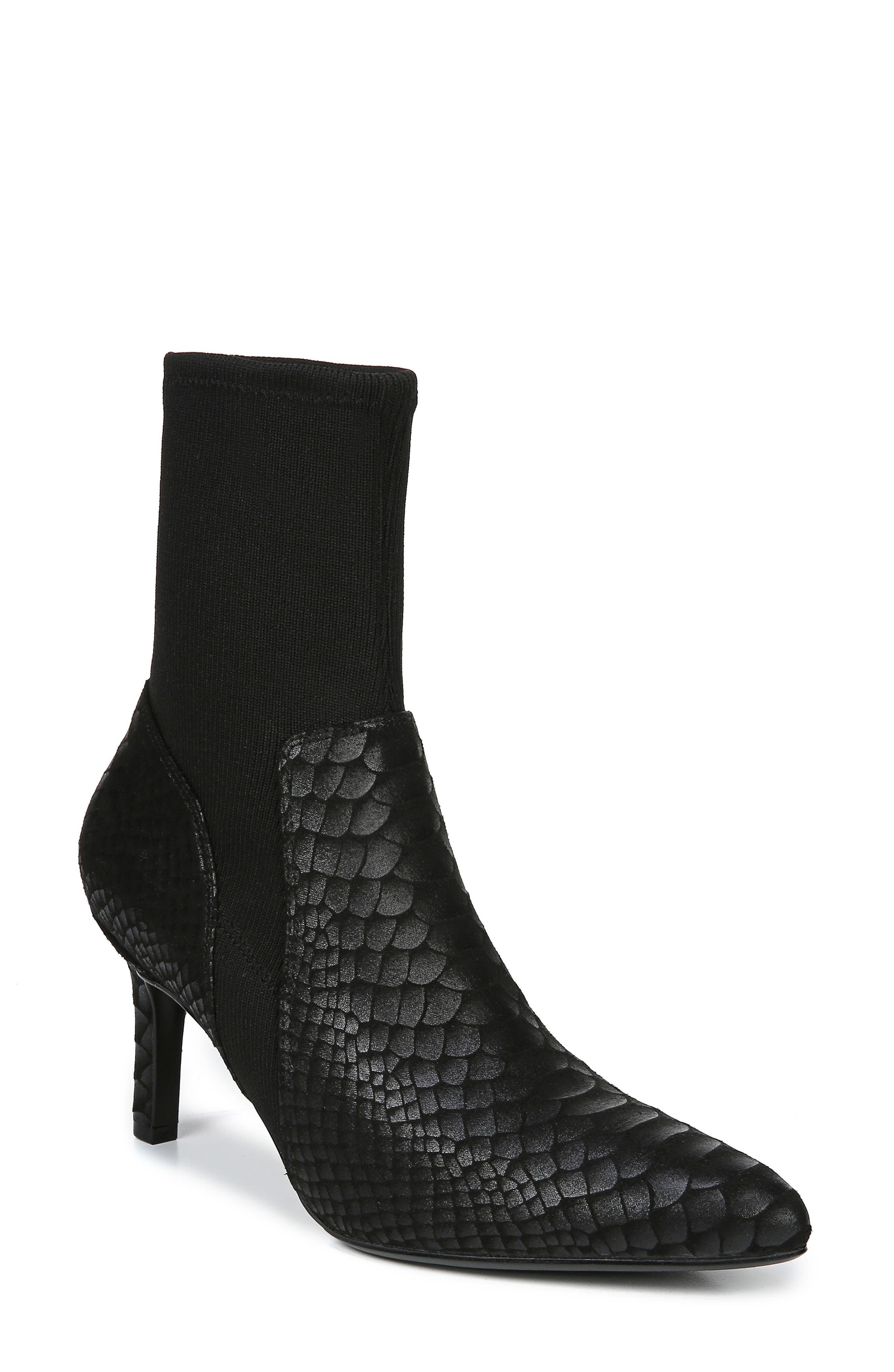 Naturalizer Neola Bootie- Black