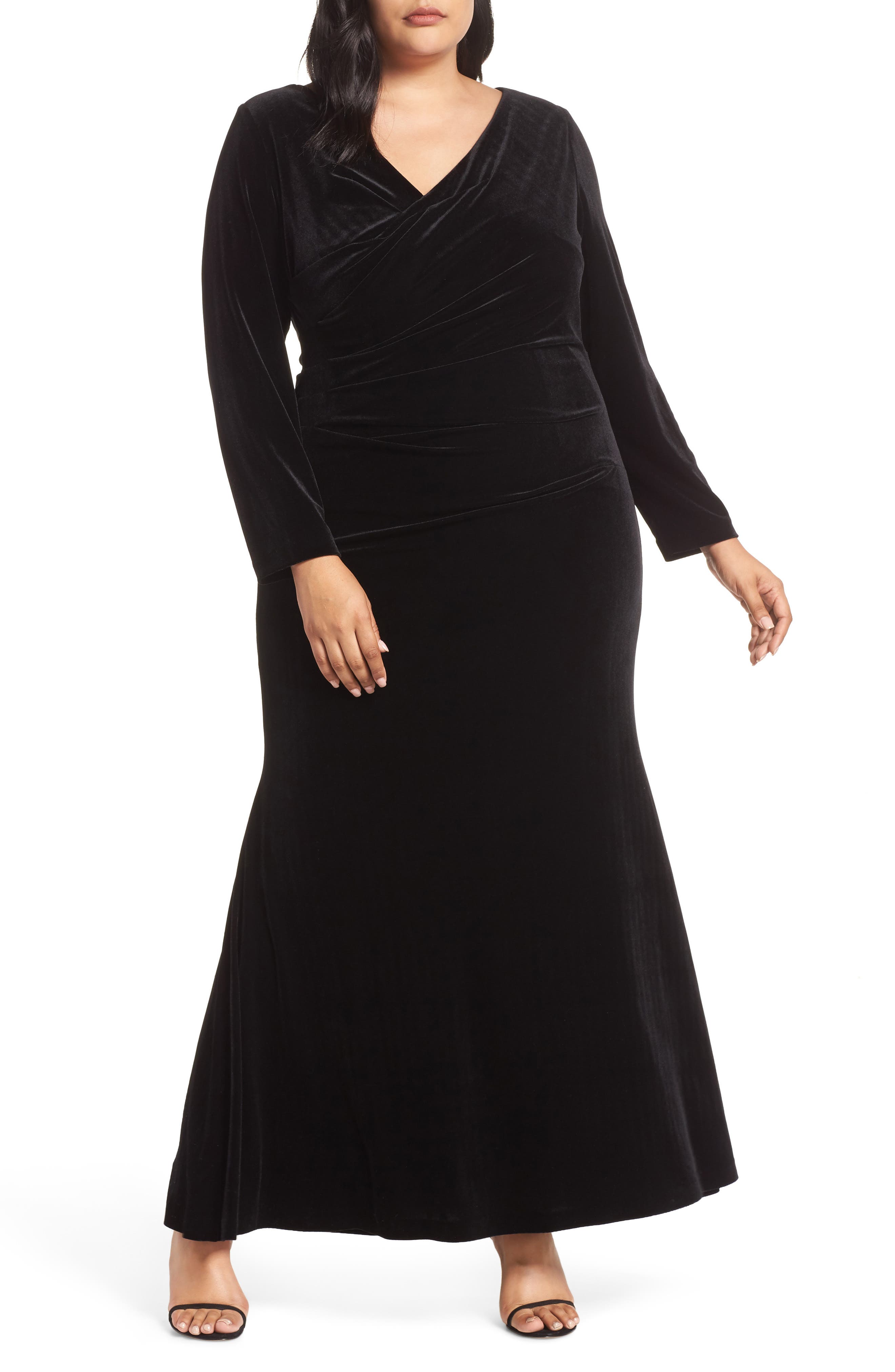 Plus Size Vince Camuto Side Ruched Gown, Black