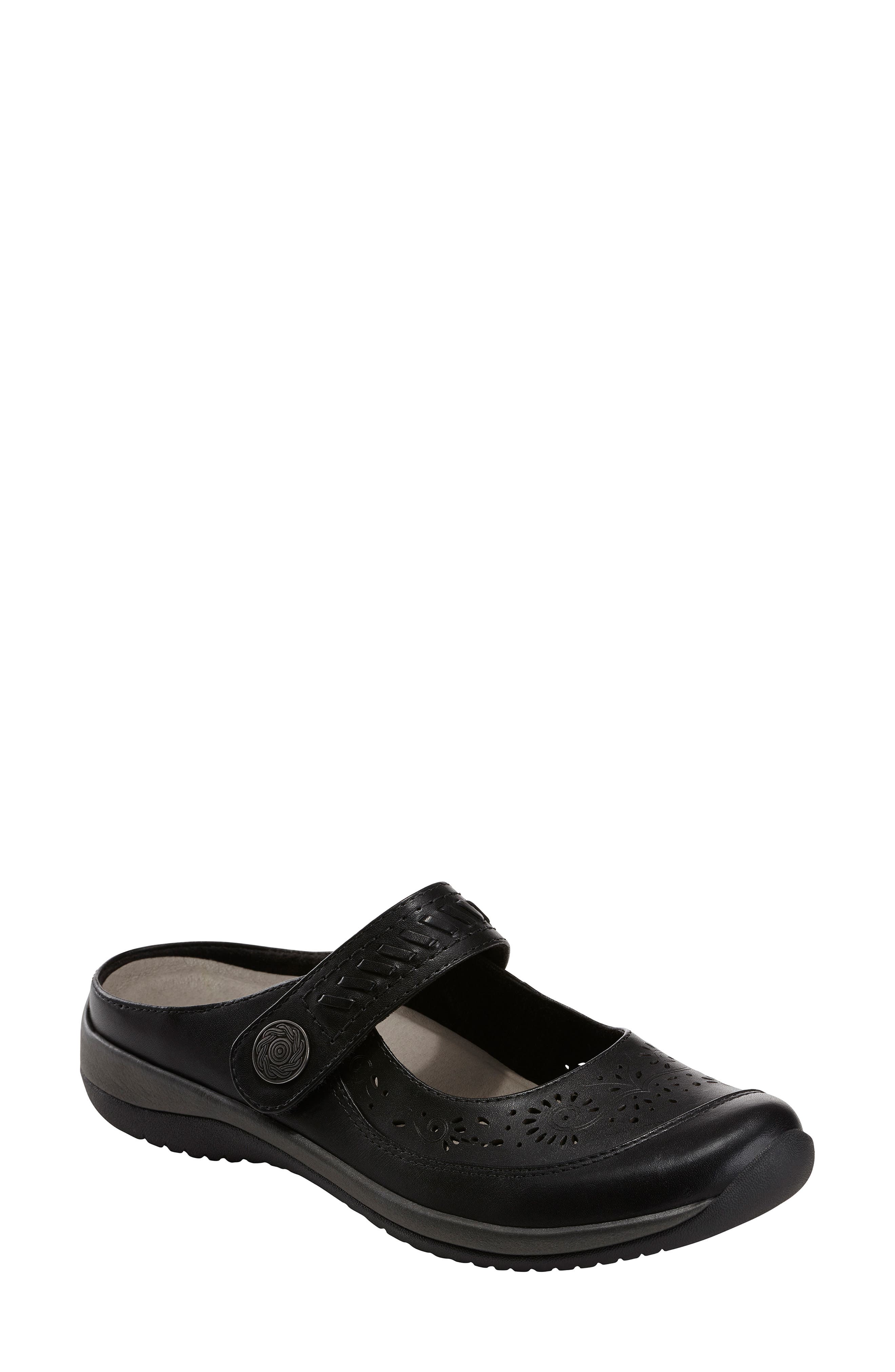 Earth Hopper Clog- Black