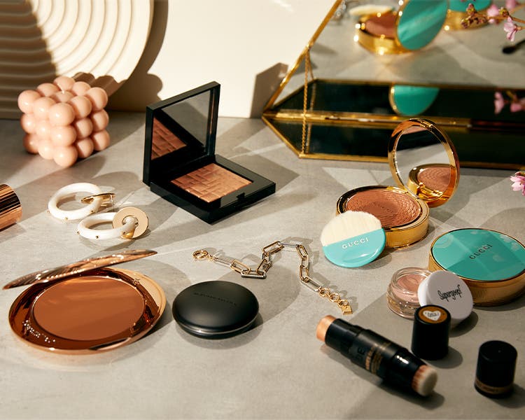 Bronzer vs. Contour: What's the Difference?