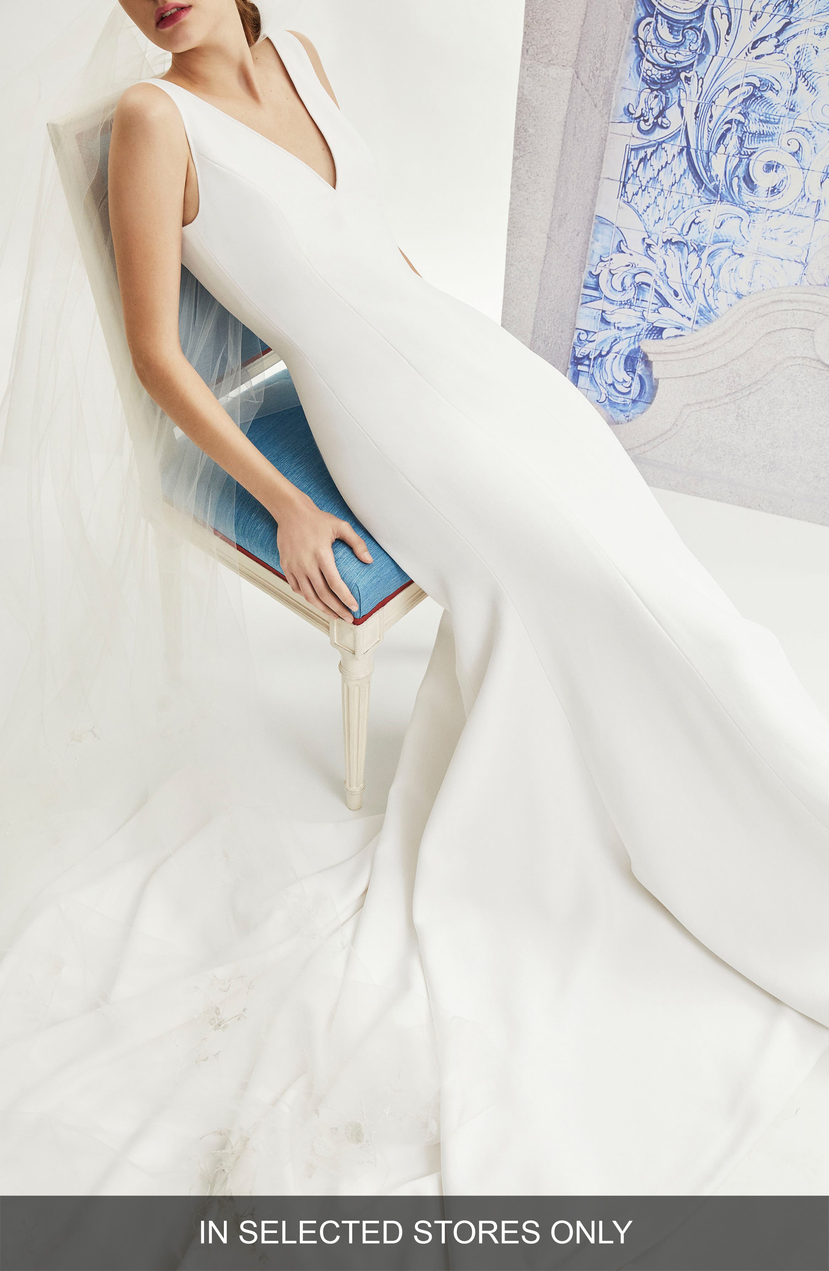 Carolina Herrera Ivy V-Neck Crepe Wedding Dress, Size IN STORE ONLY - White