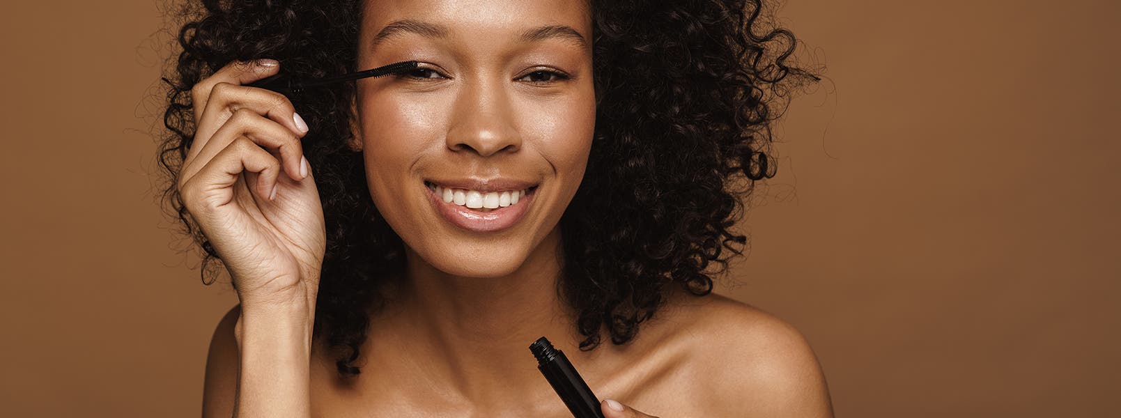 What Is Mascara and How to Apply It