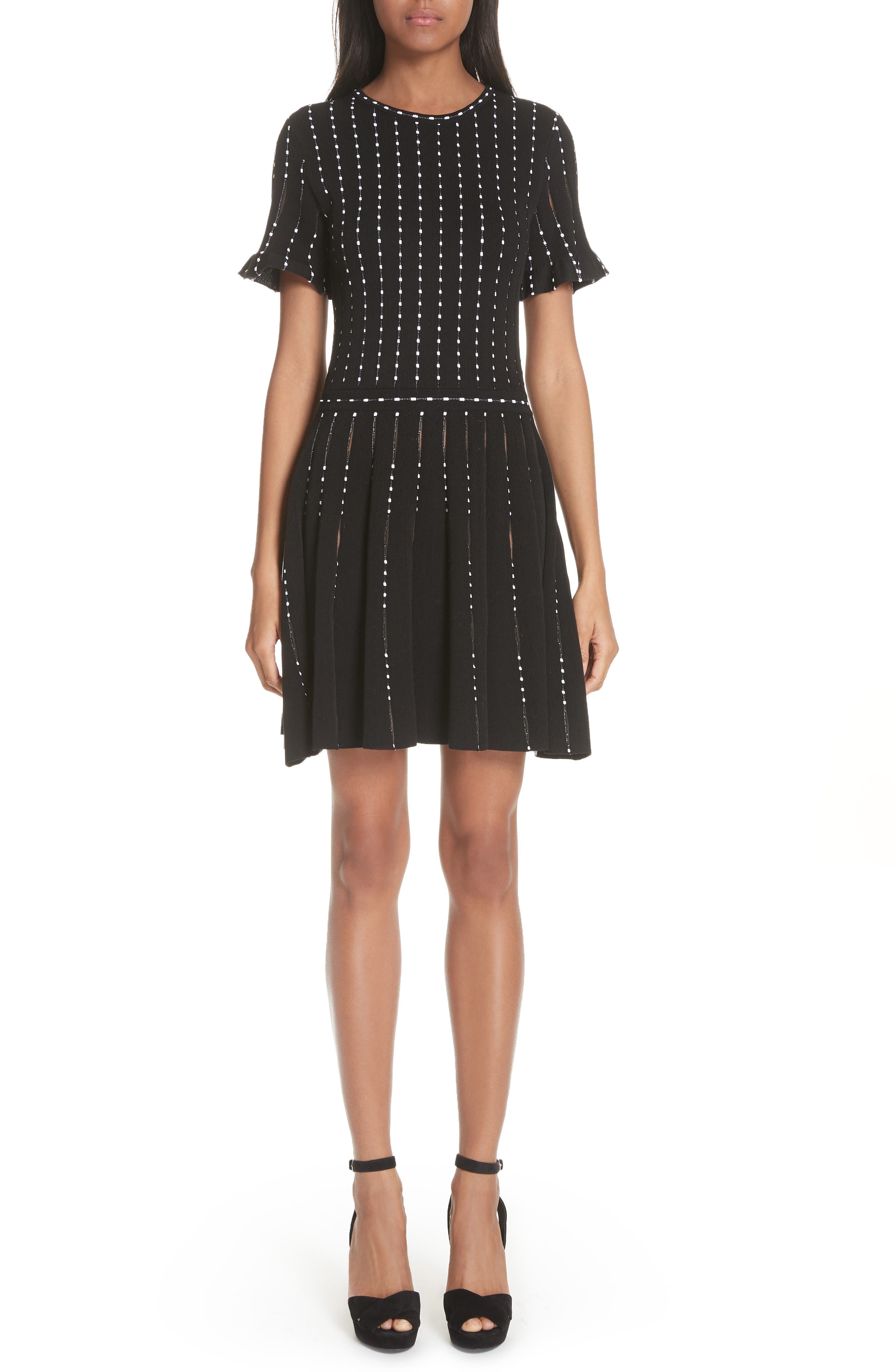 Oscar De La Renta Embroidered Knit Dress