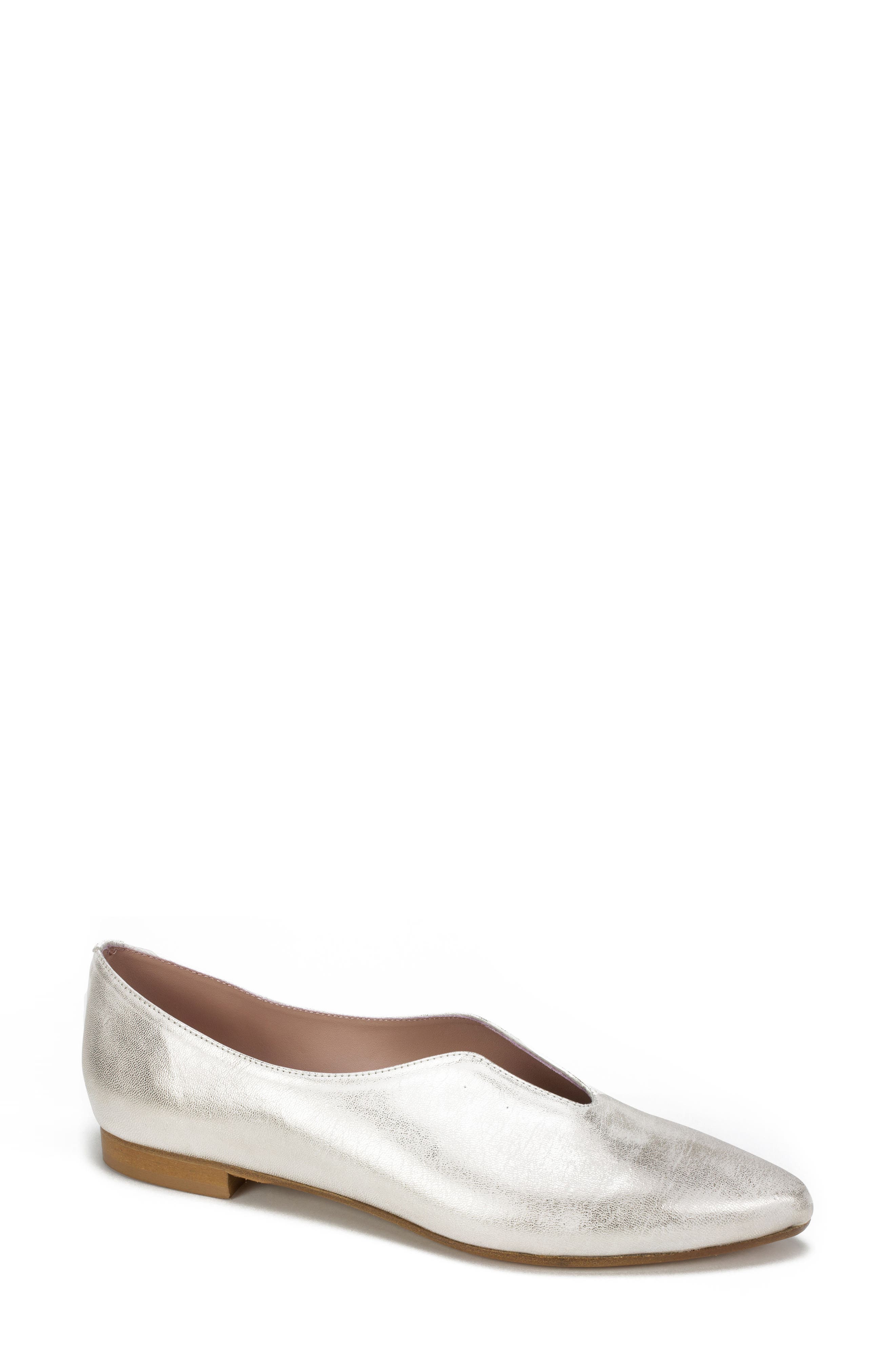 Summit By White Mountain Kade Flat, Metallic