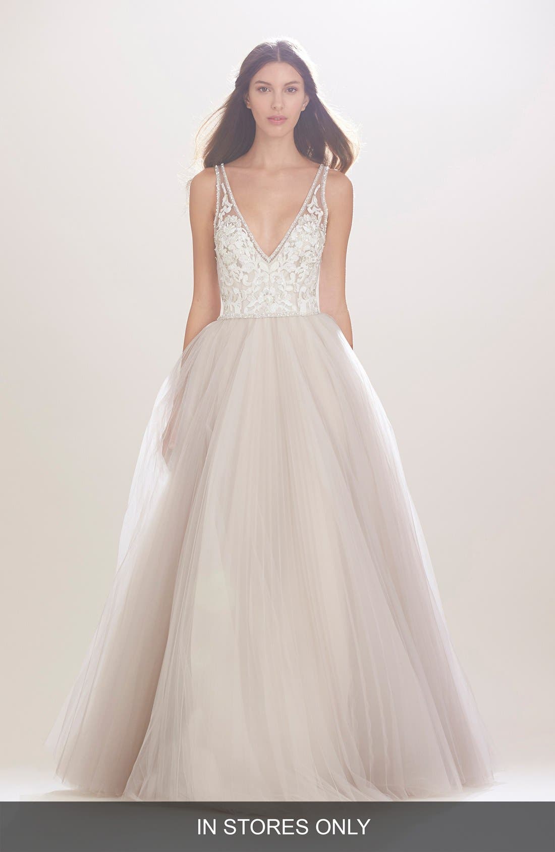 Carolina Herrera Mercedes V-Neck Lace & Tulle Gown