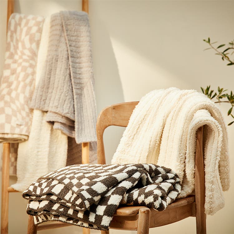 Cozy Gifts for the Comfort Seeker - The Glamorous Gal