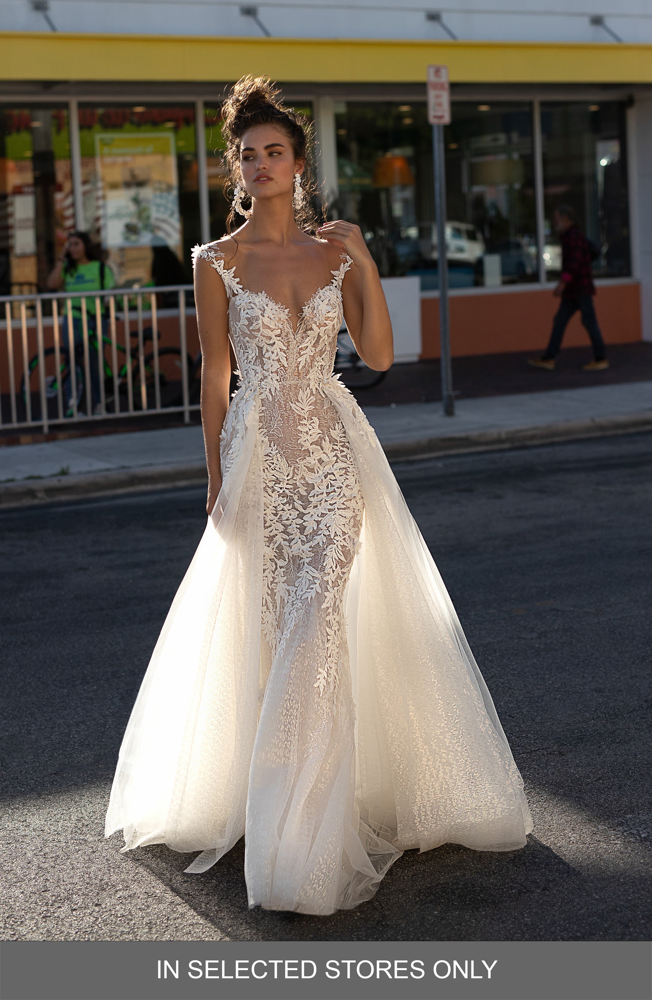Berta Tulle Detail Antique Lace Trumpet Gown, Size - Ivory