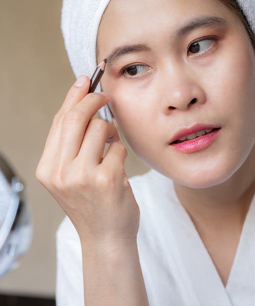 How to fill eyebrows in 3 easy steps