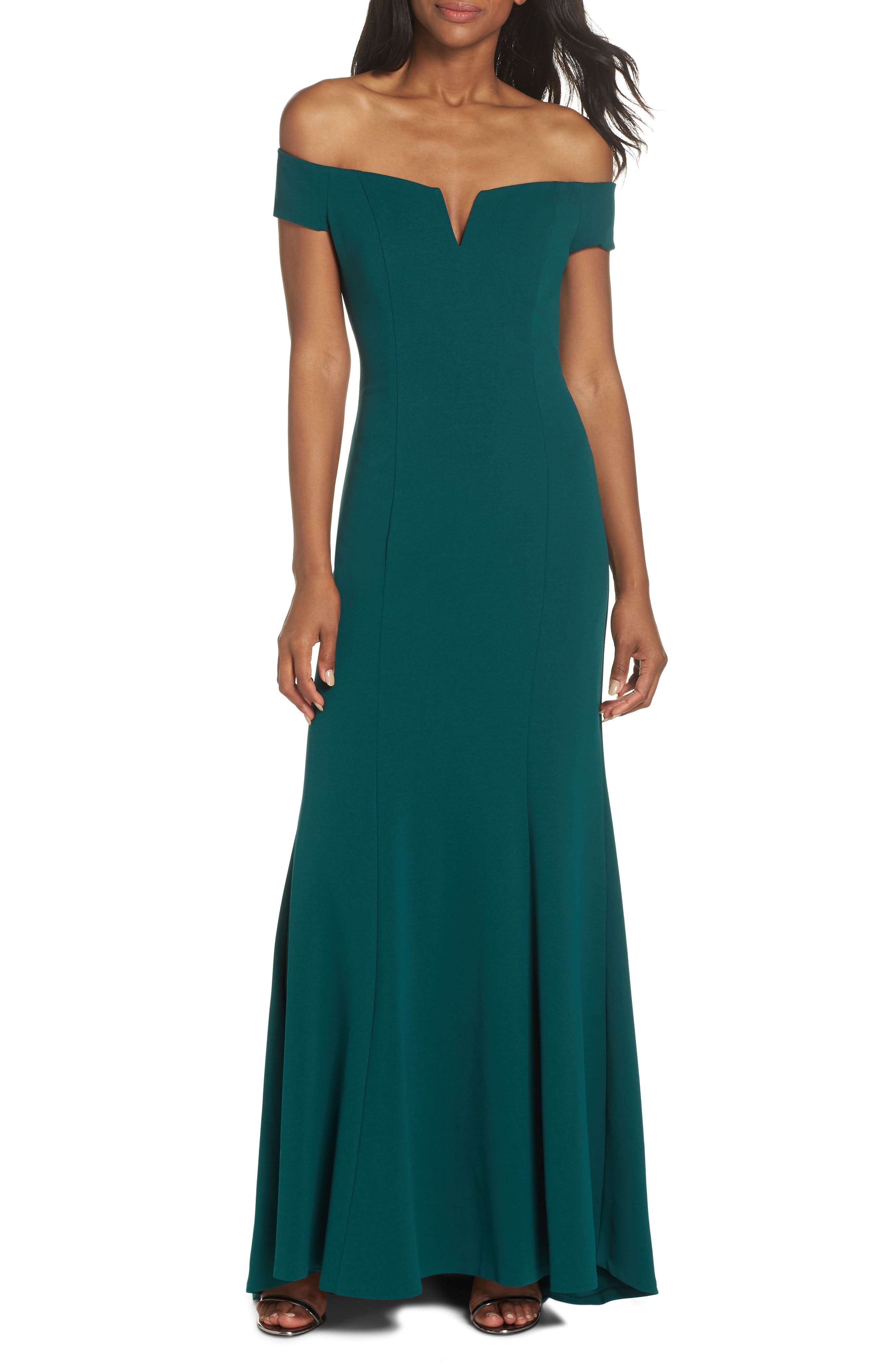 Petite Vince Camuto Notched Off The Shoulder Trumpet Gown, Green