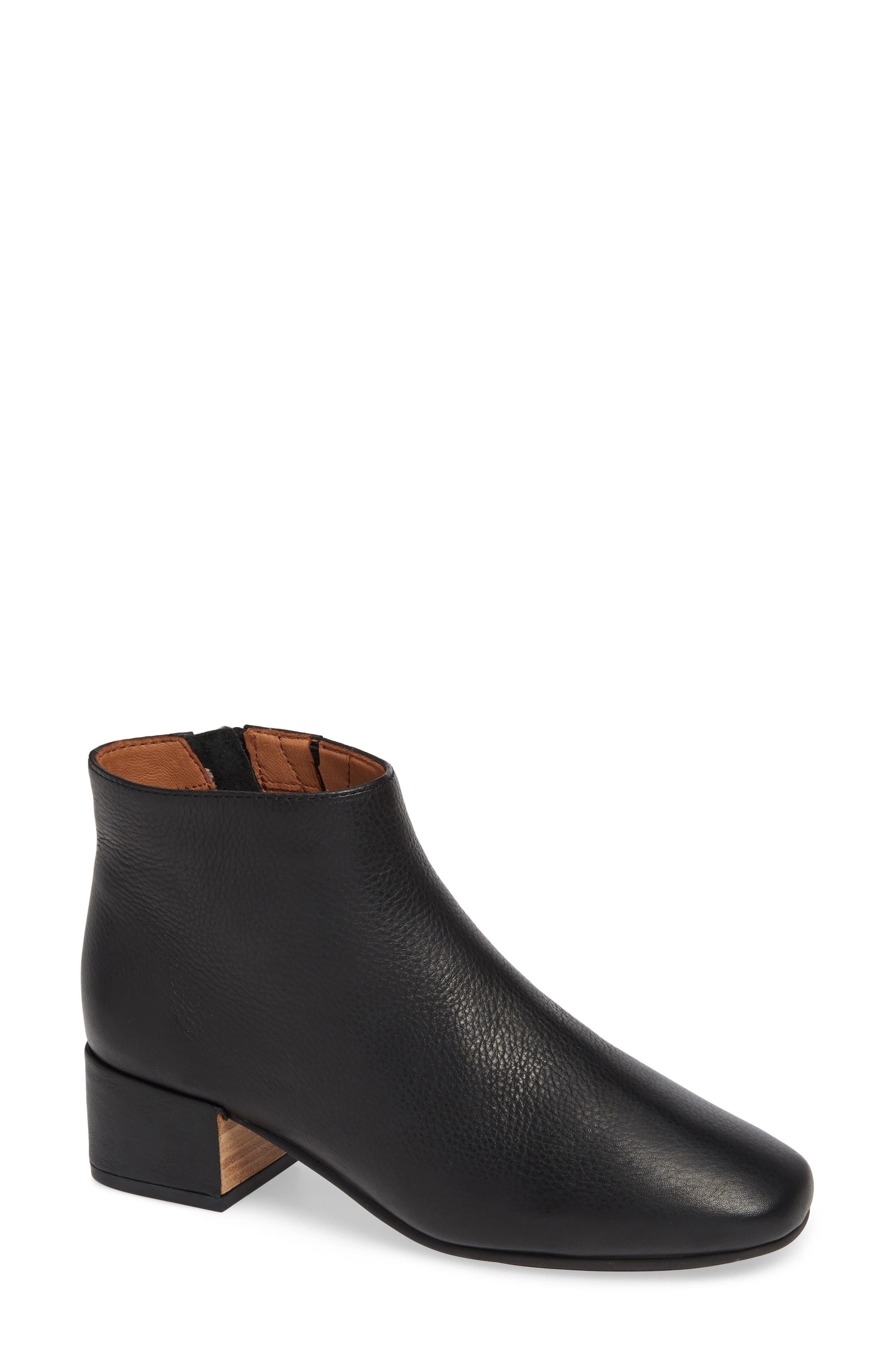 Gentle Souls By Kenneth Cole Ella Bootie, Black