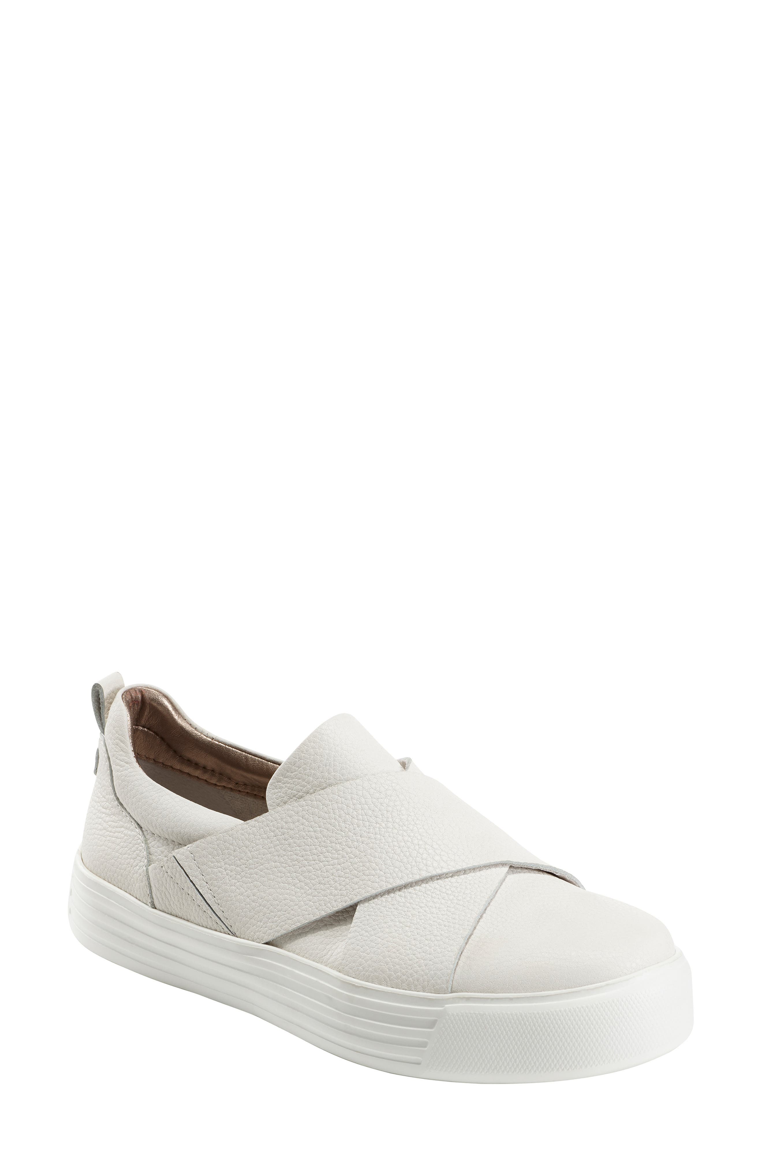 Earth Clary Sneaker- White