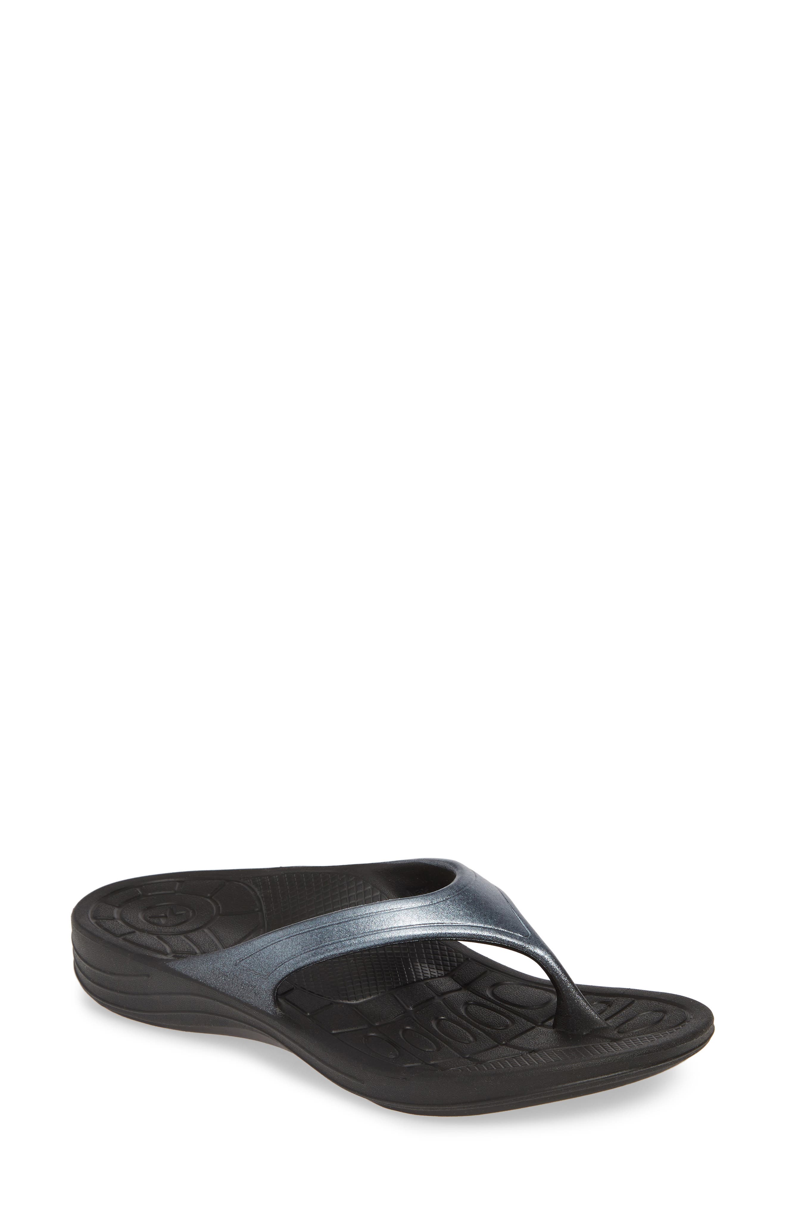 Aetrex Fiji Flip Flop, Black