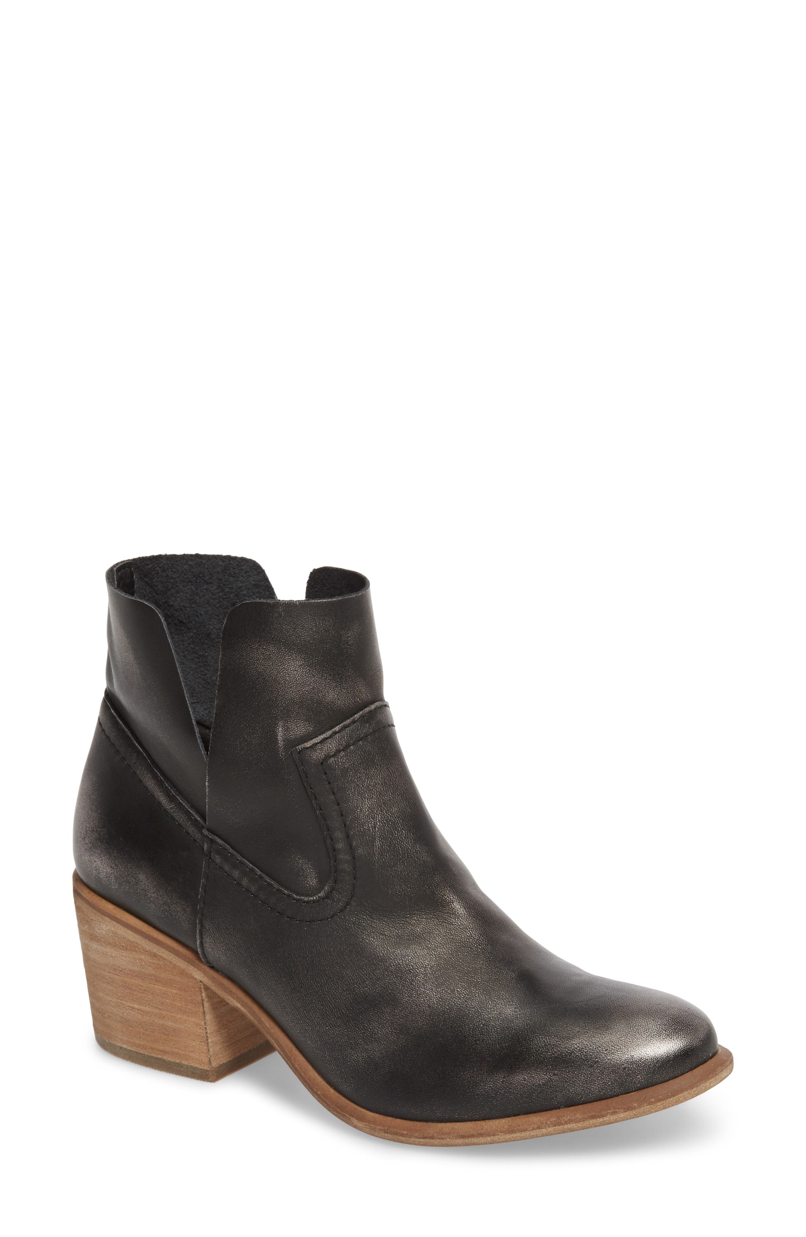 Bp. Brice Notched Bootie, Grey