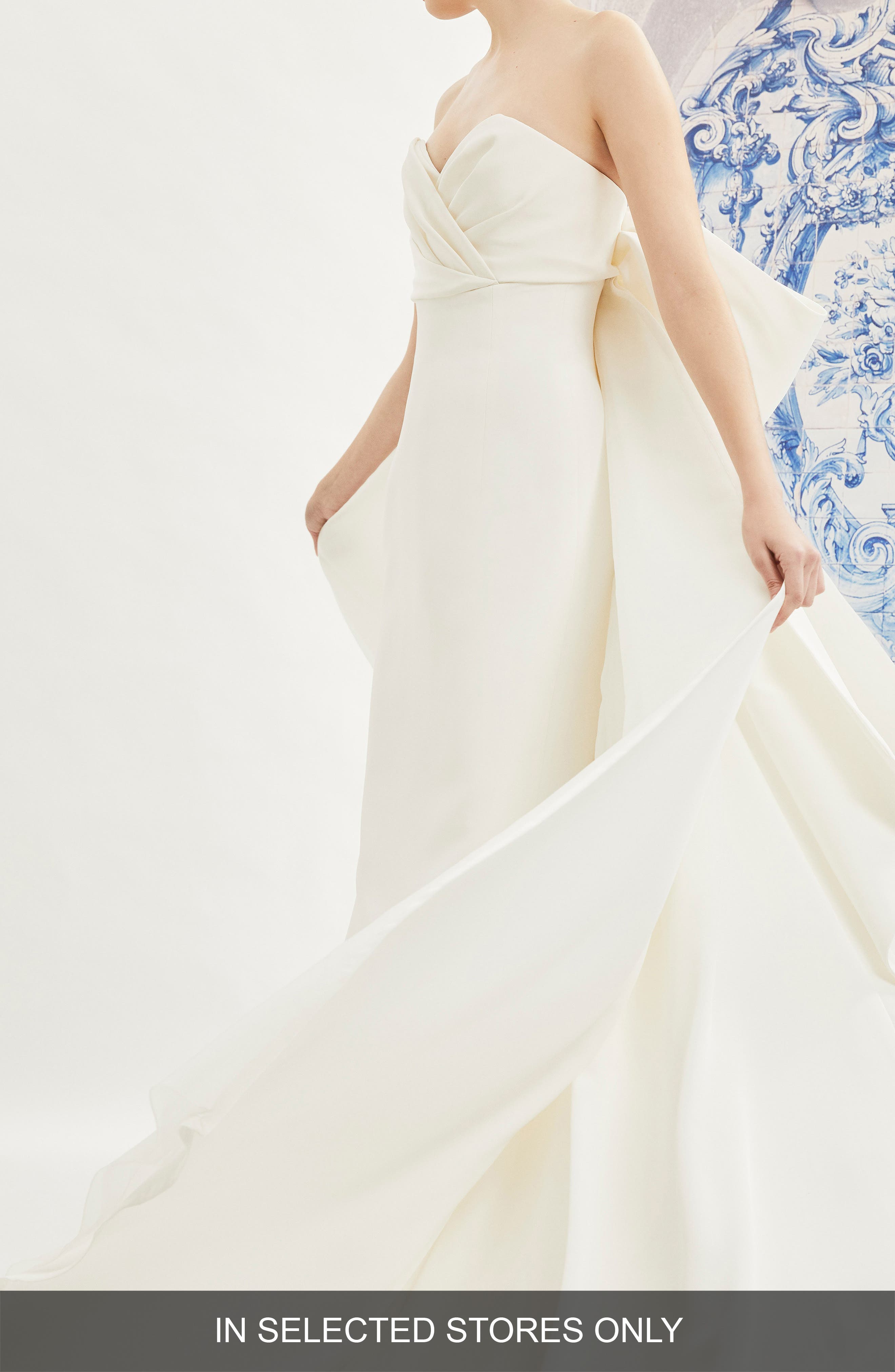 Carolina Herrera Indira Bow Back Detail Strapless Wedding Dress, Size IN STORE ONLY - Ivory