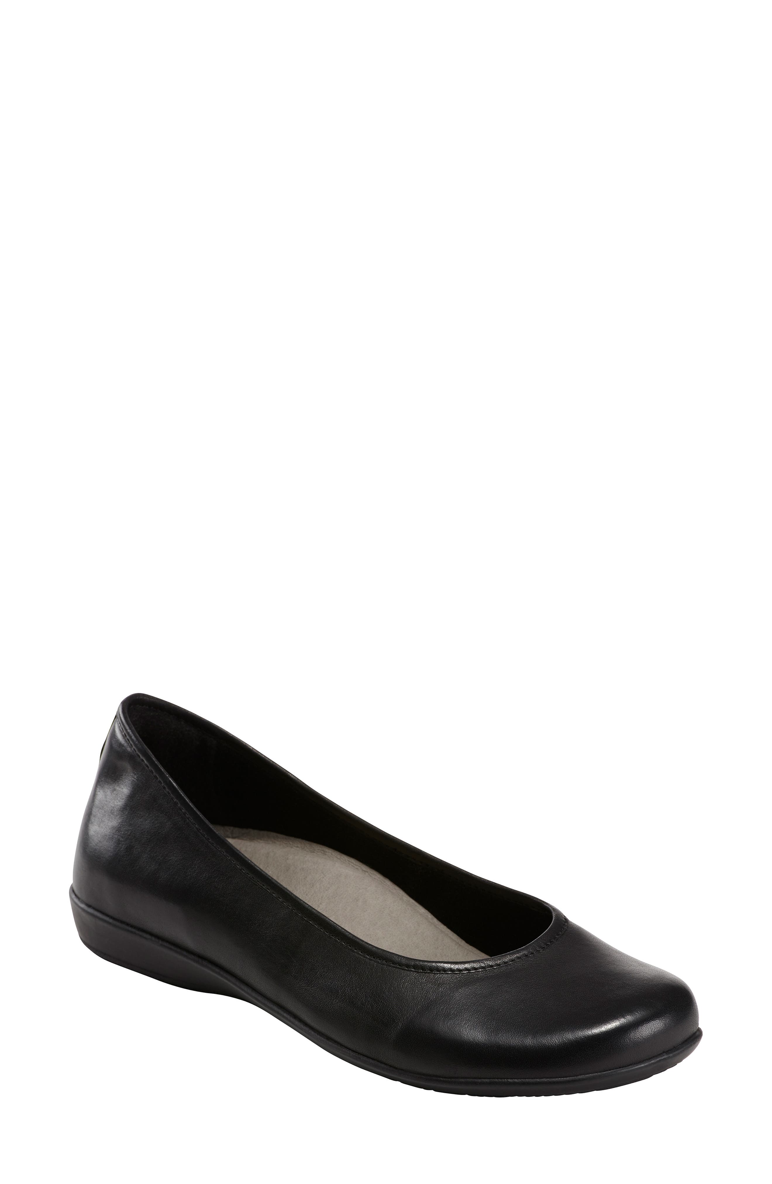 Earth Astoria Flat, Black