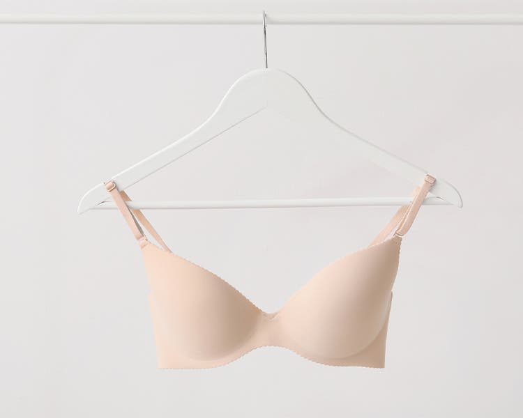 BRAS AND PROSTHESES FOR FULL-FIGURED WOMEN THAT HELP MANAGE BACK