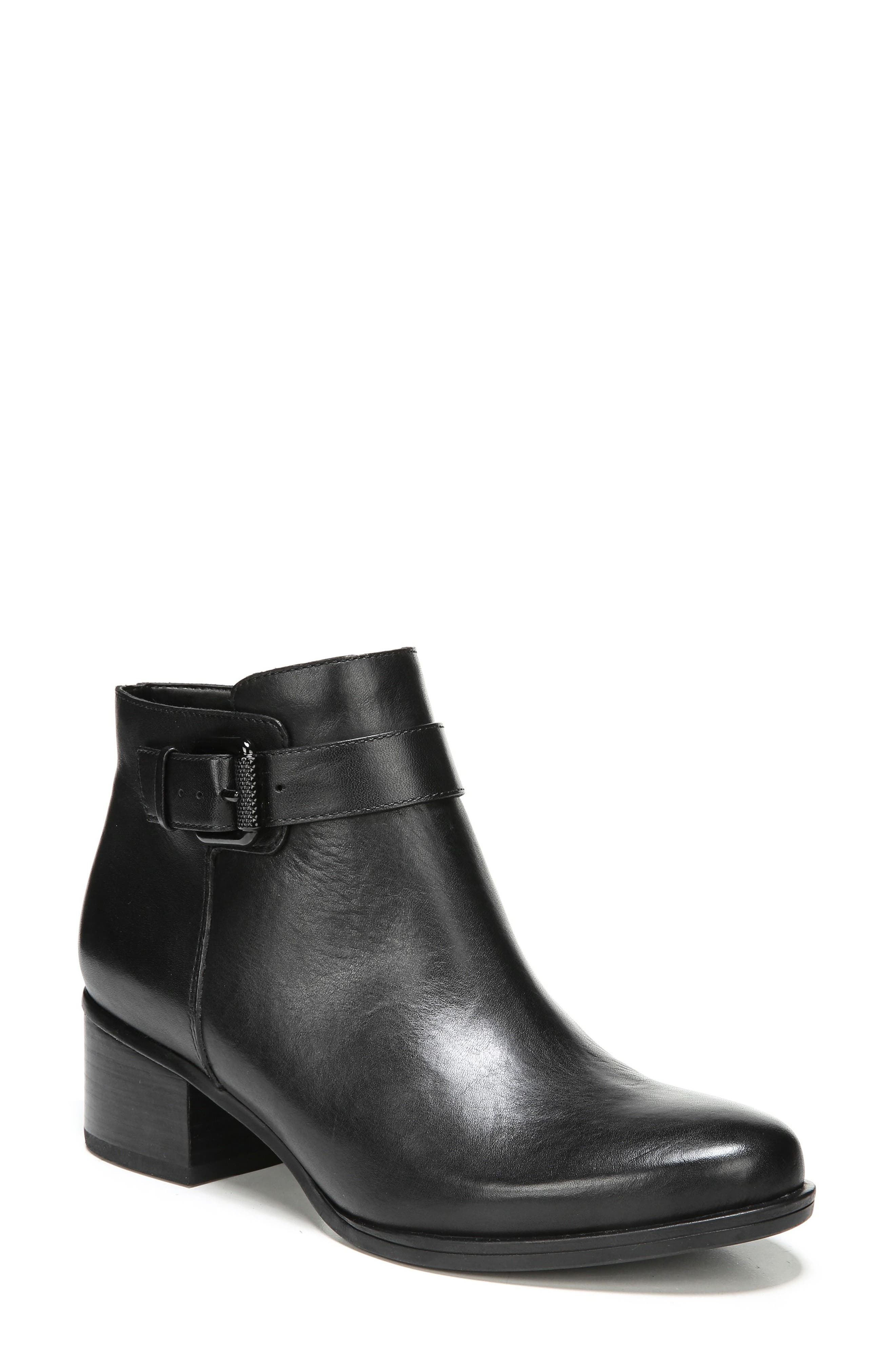 Naturalizer Dora Bootie, Black