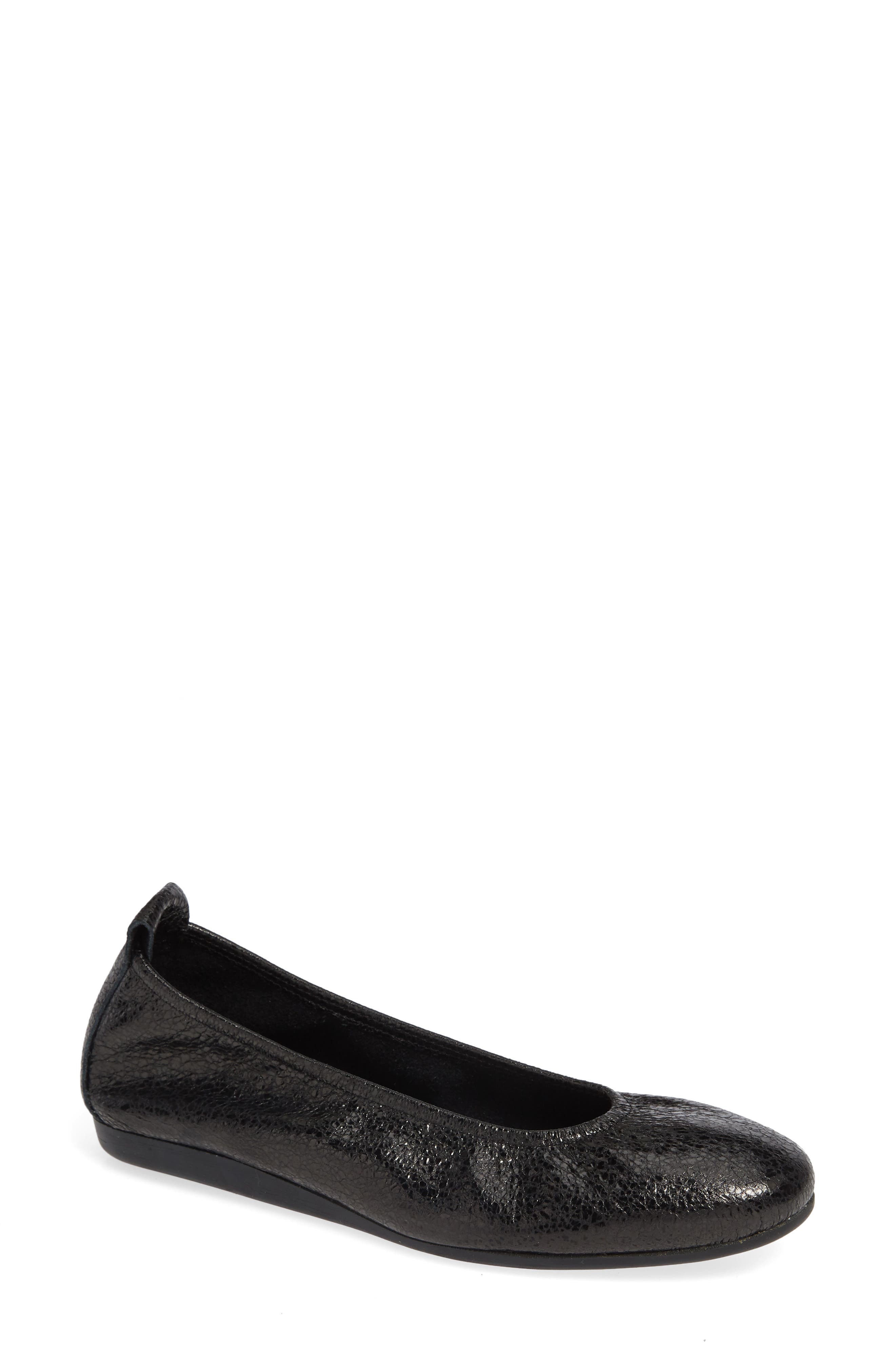 Arche Laius Flat, Black