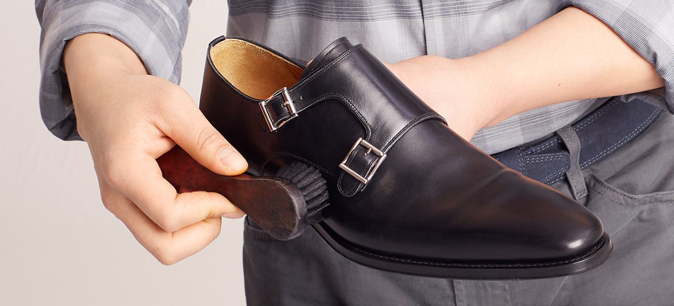 how to clean leather shoes without polish