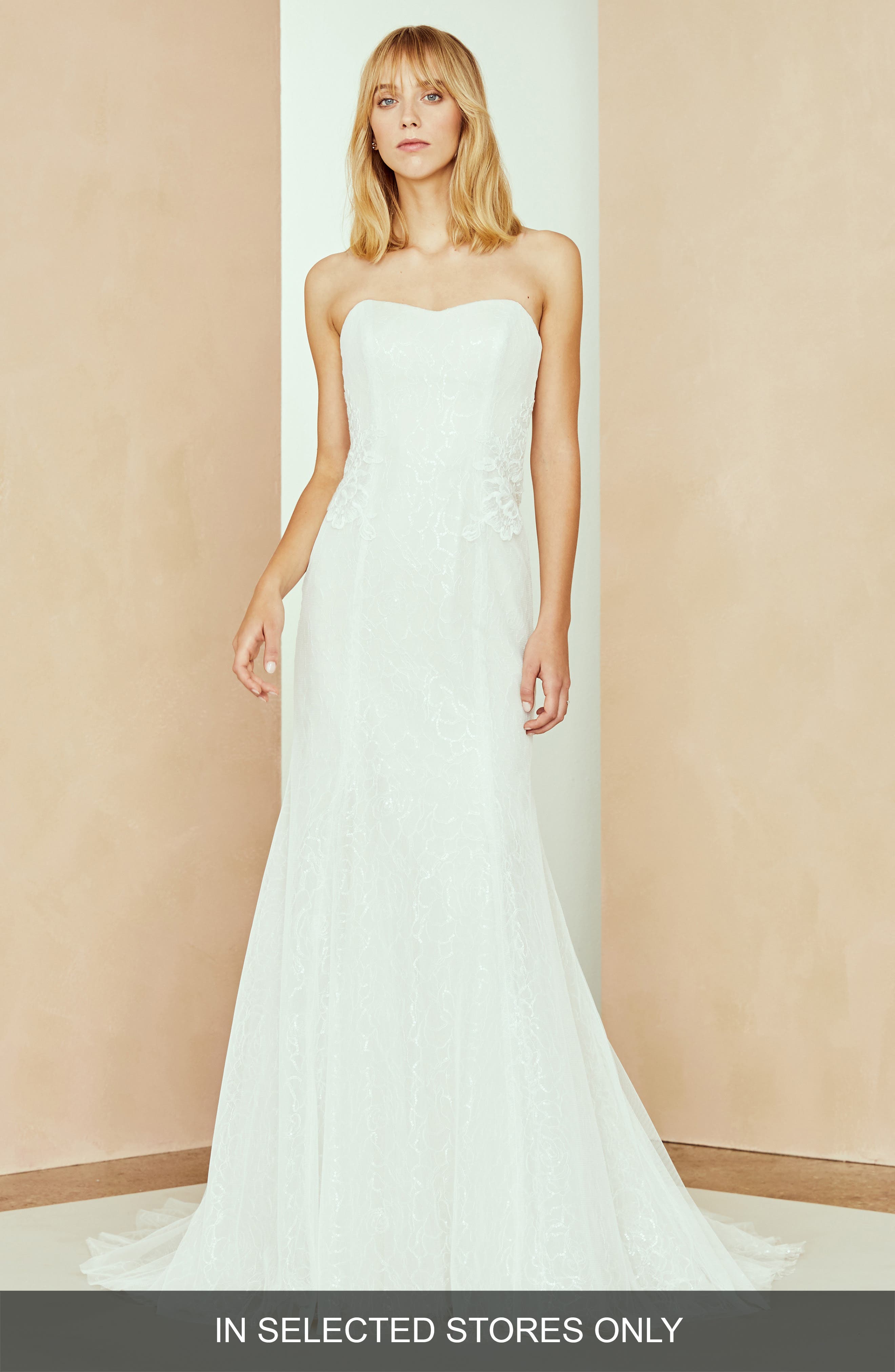 Nouvelle Amsale Noland Strapless Lace Trumpet Gown, Size - Ivory