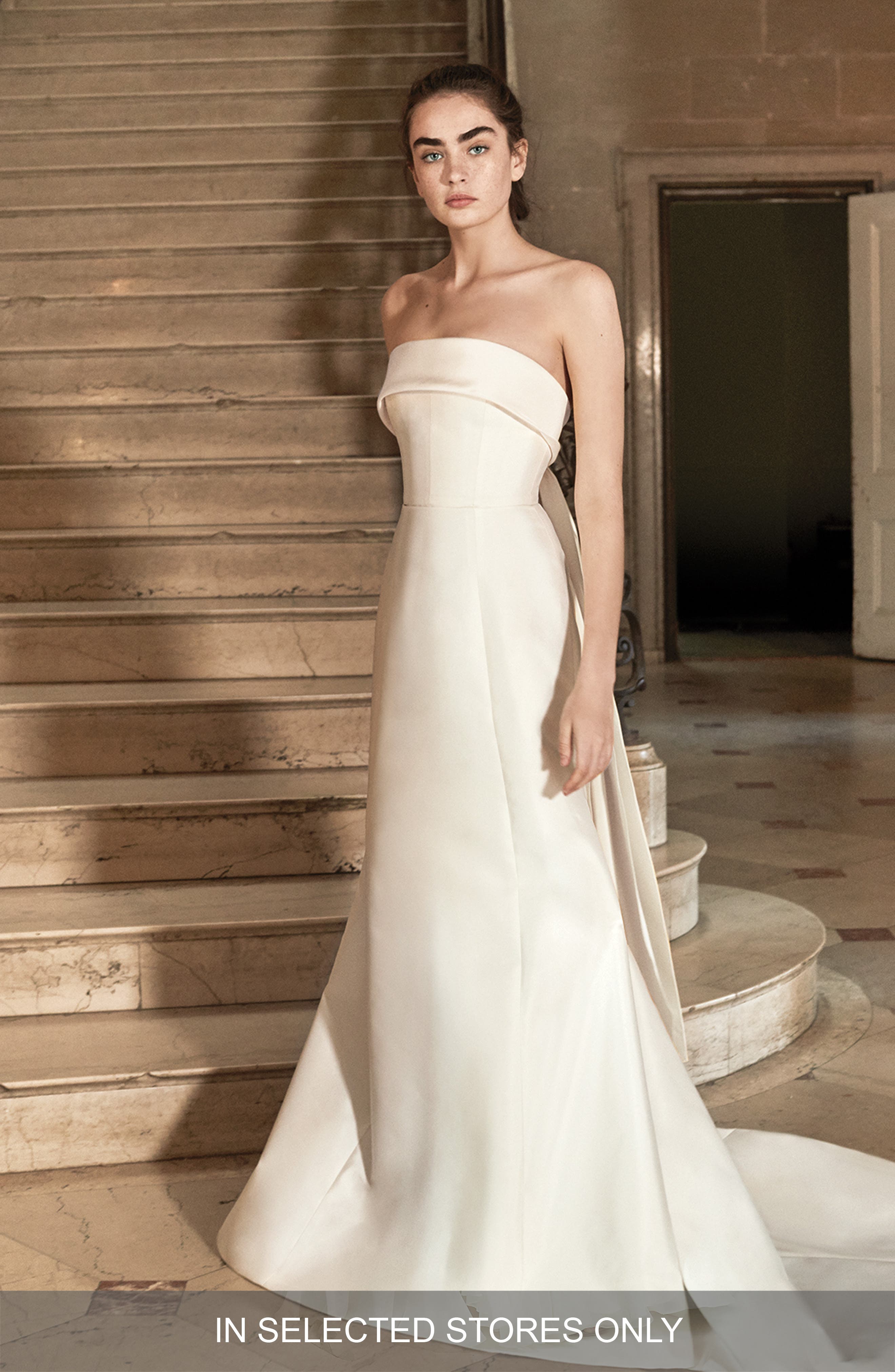 Carolina Herrera Hunter Strapless Silk Mikado A-Line Gown