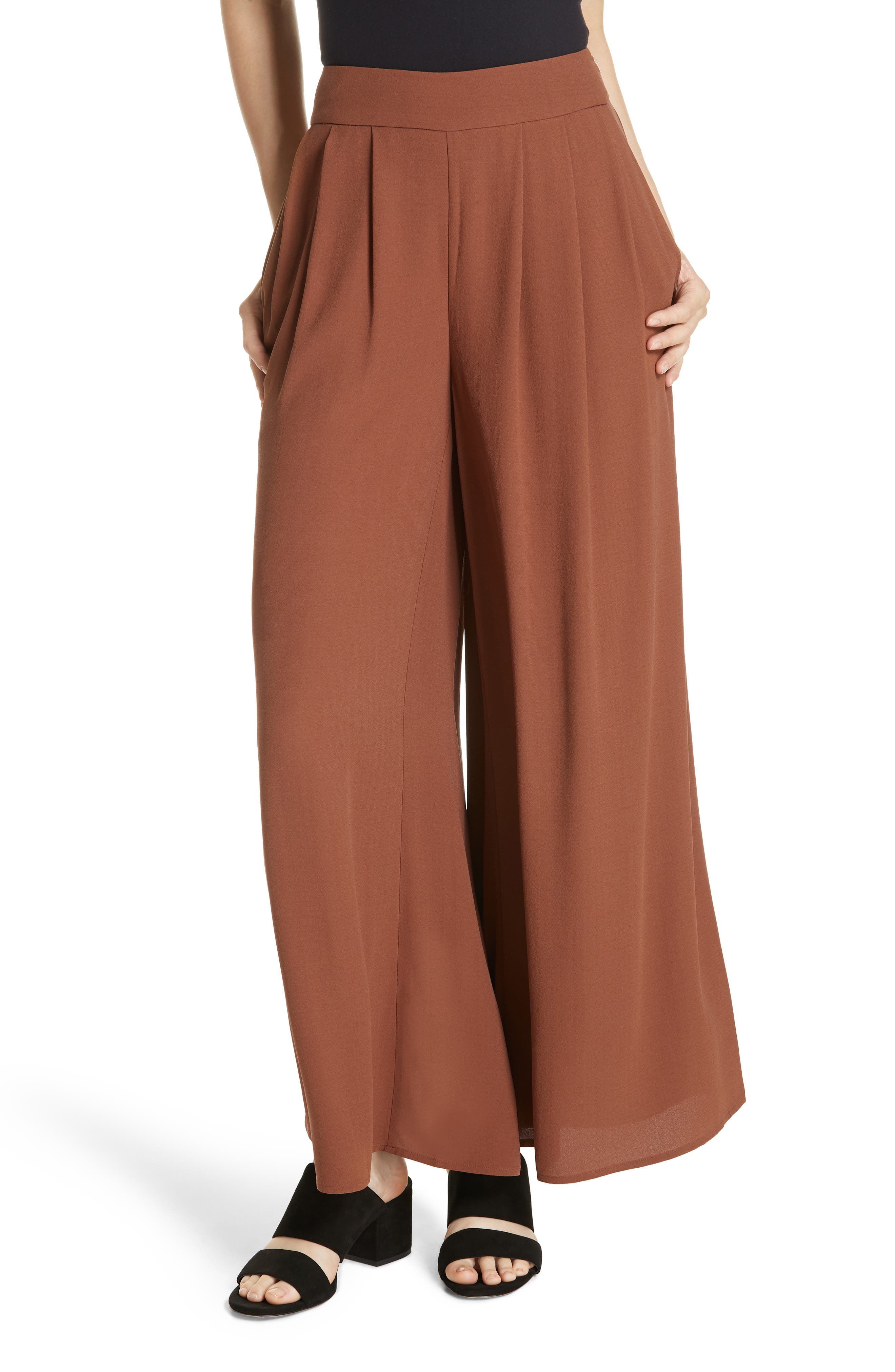 A Short Girl's Guide to How to Wear Petite Palazzo Pants