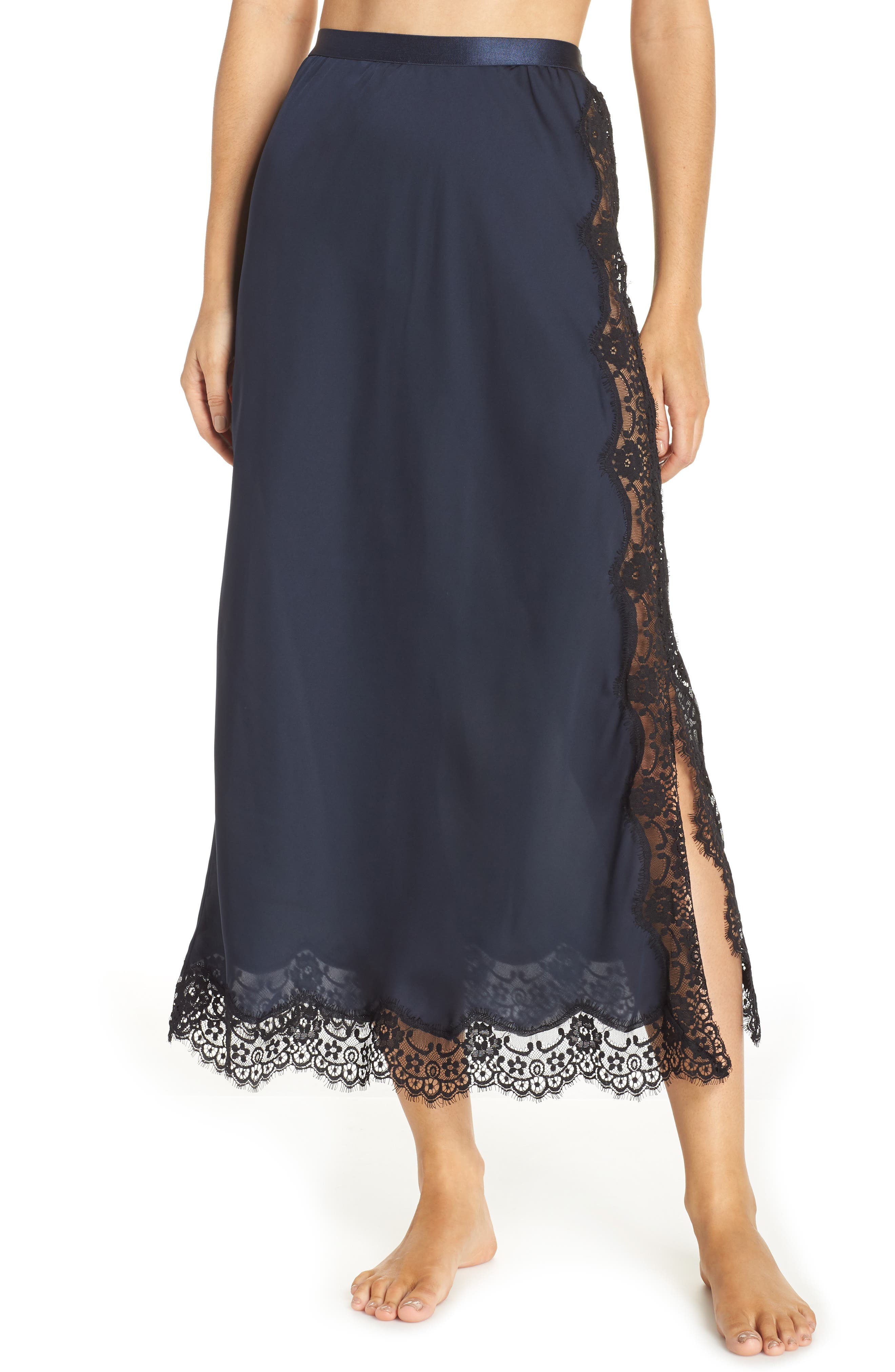 Halogen® x Atlantic-Pacific Lace Trim Half Slip | Nordstrom