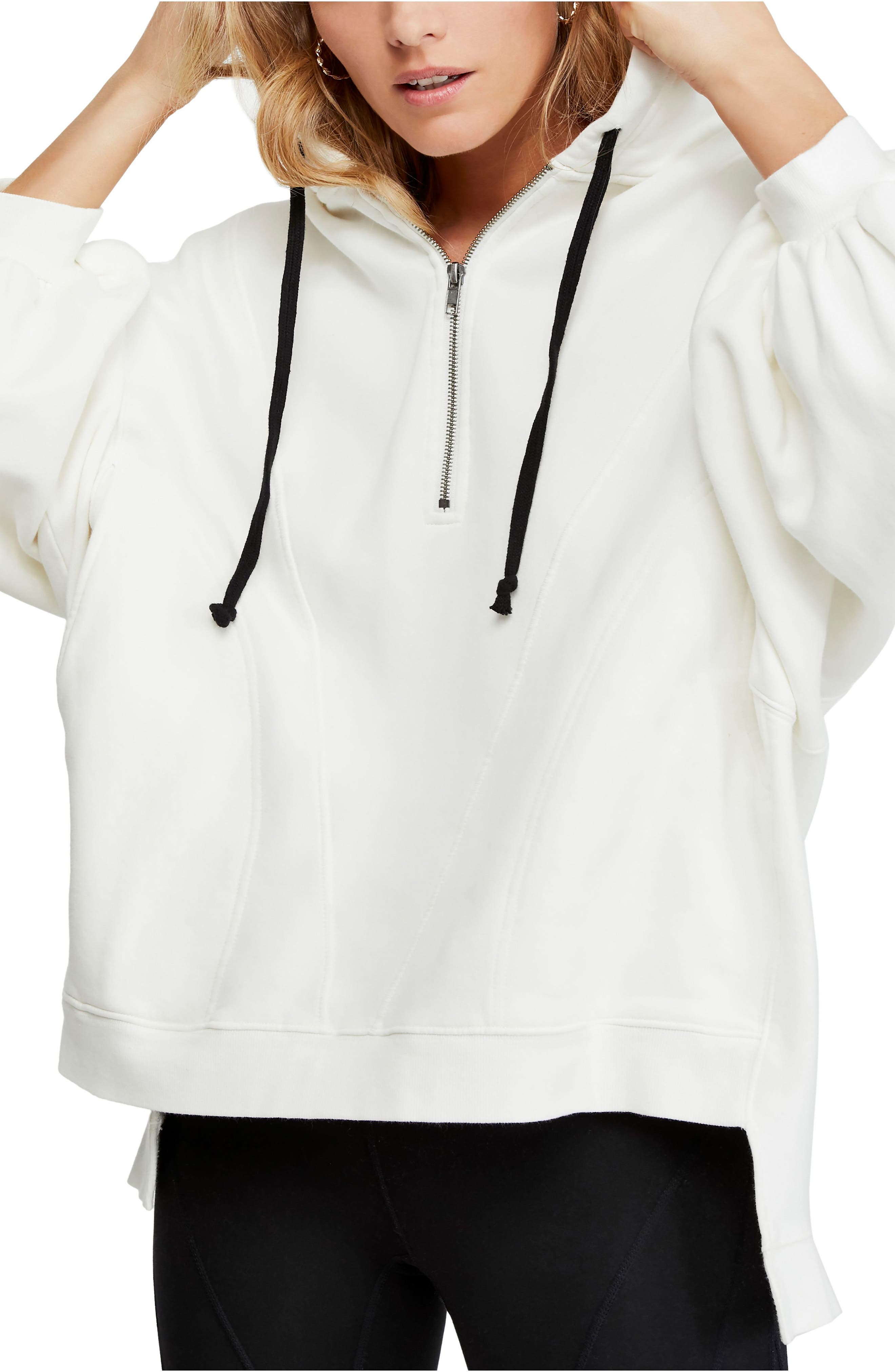 High Road Hooded Pullover In White 