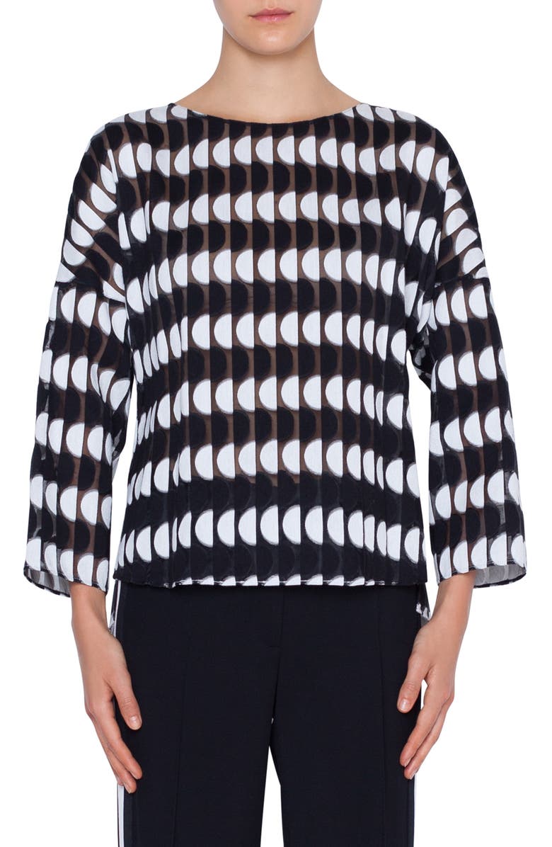 Akris Punto Crewneck Memphis Scallop Cotton Blouse In Nero-crema