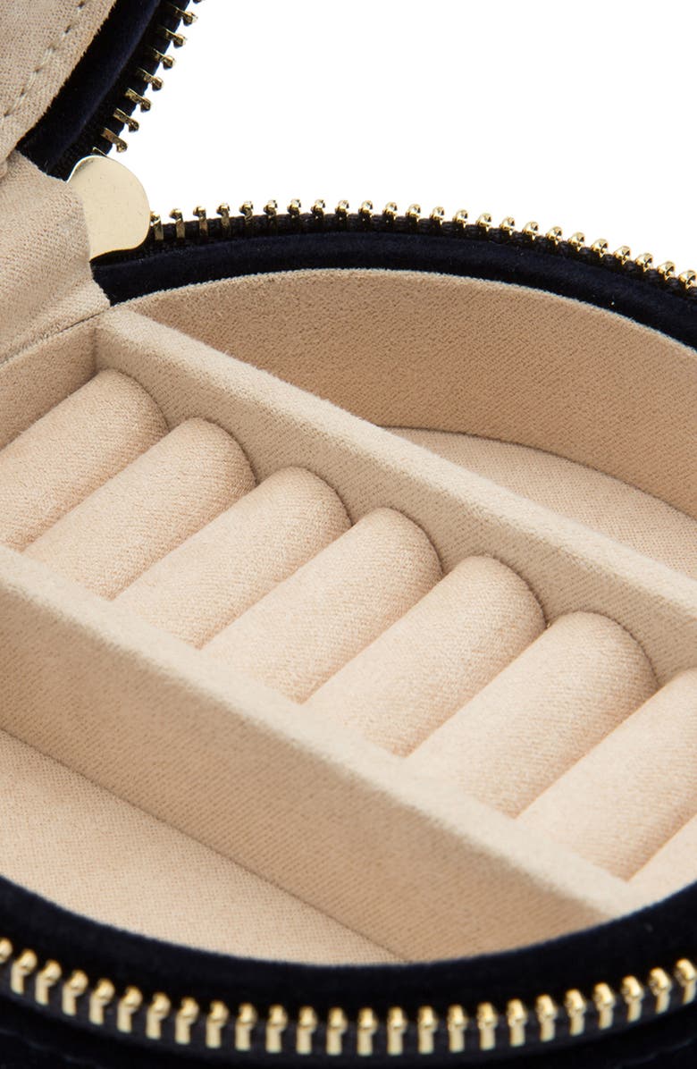 Wolf Zoe Round Travel Case - Blue In Indigo