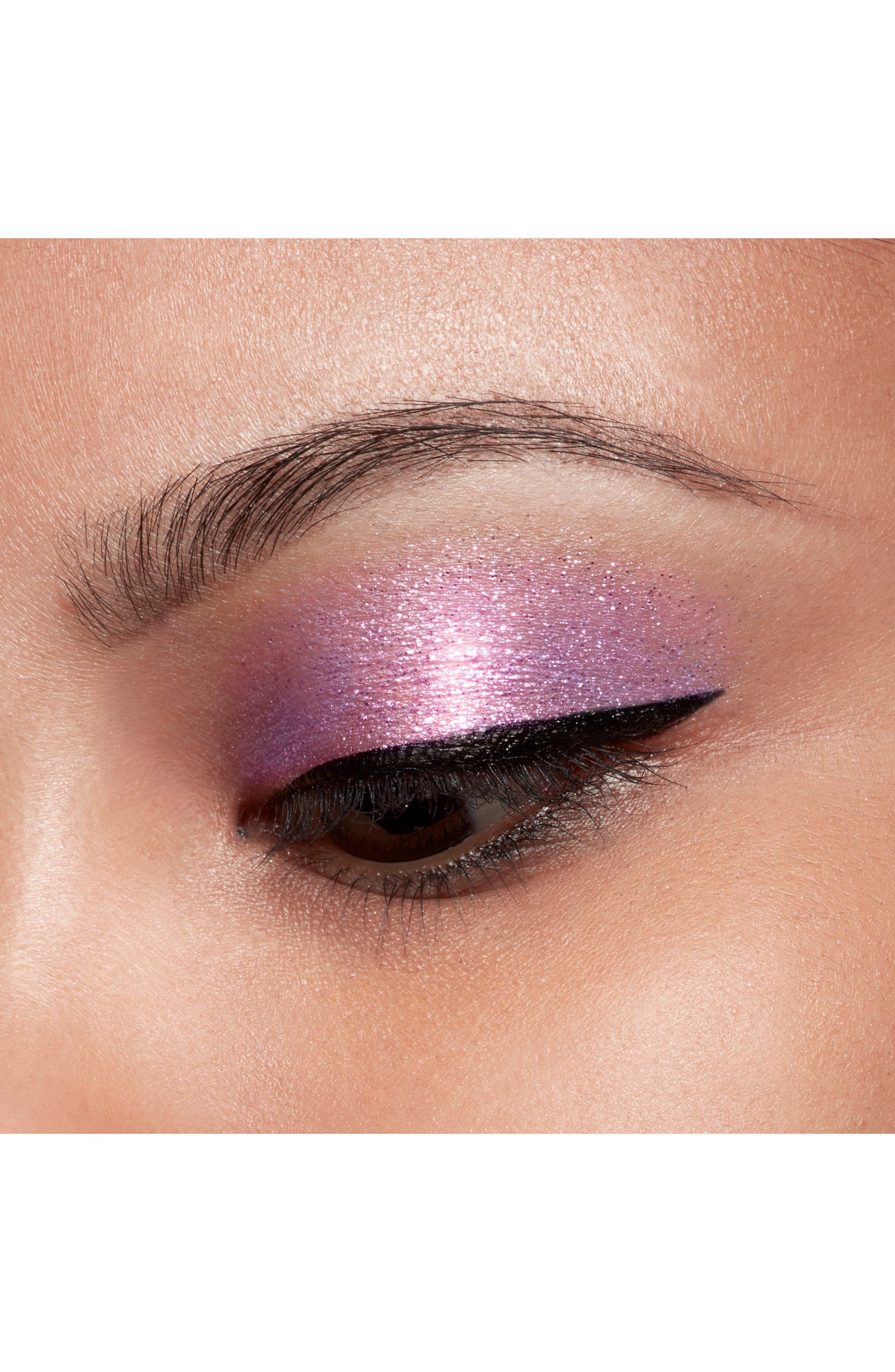 Winter 2021 Beauty Trends To Try Now - Winter 2021-2022 Makeup